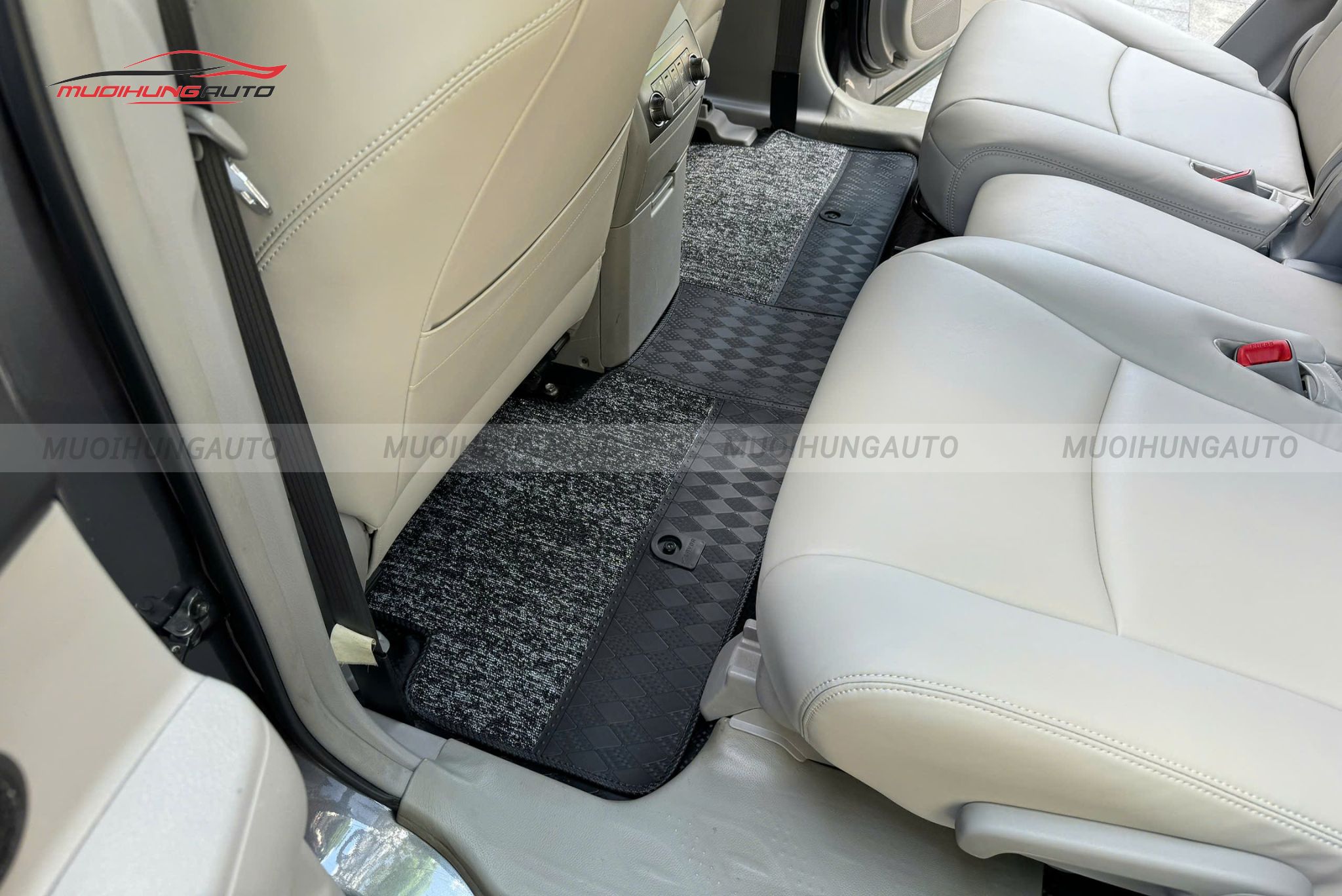 Bọc ghế da cho xe Toyota Highlander 2011