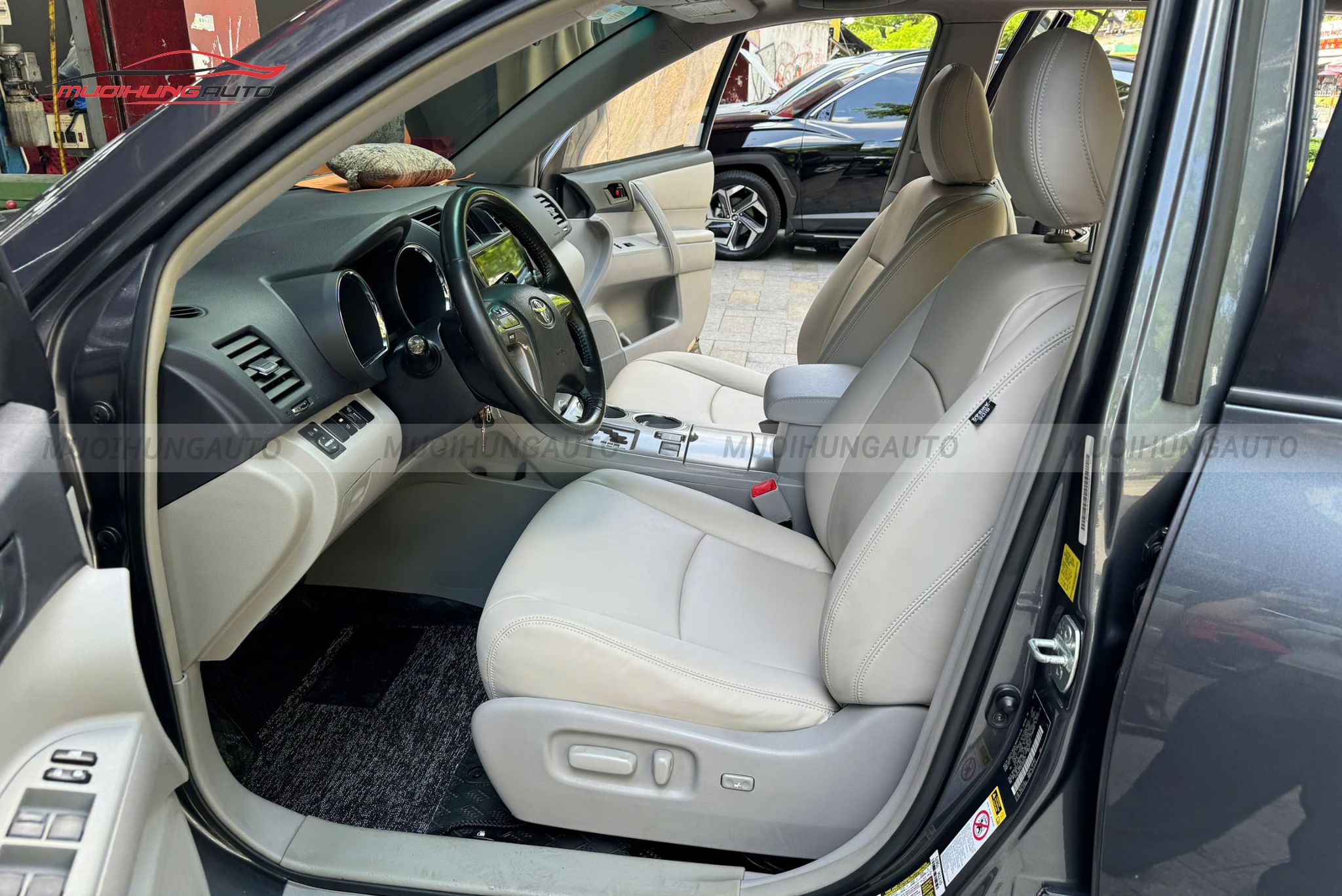 Bọc ghế da ô tô Toyota Highlander 2011