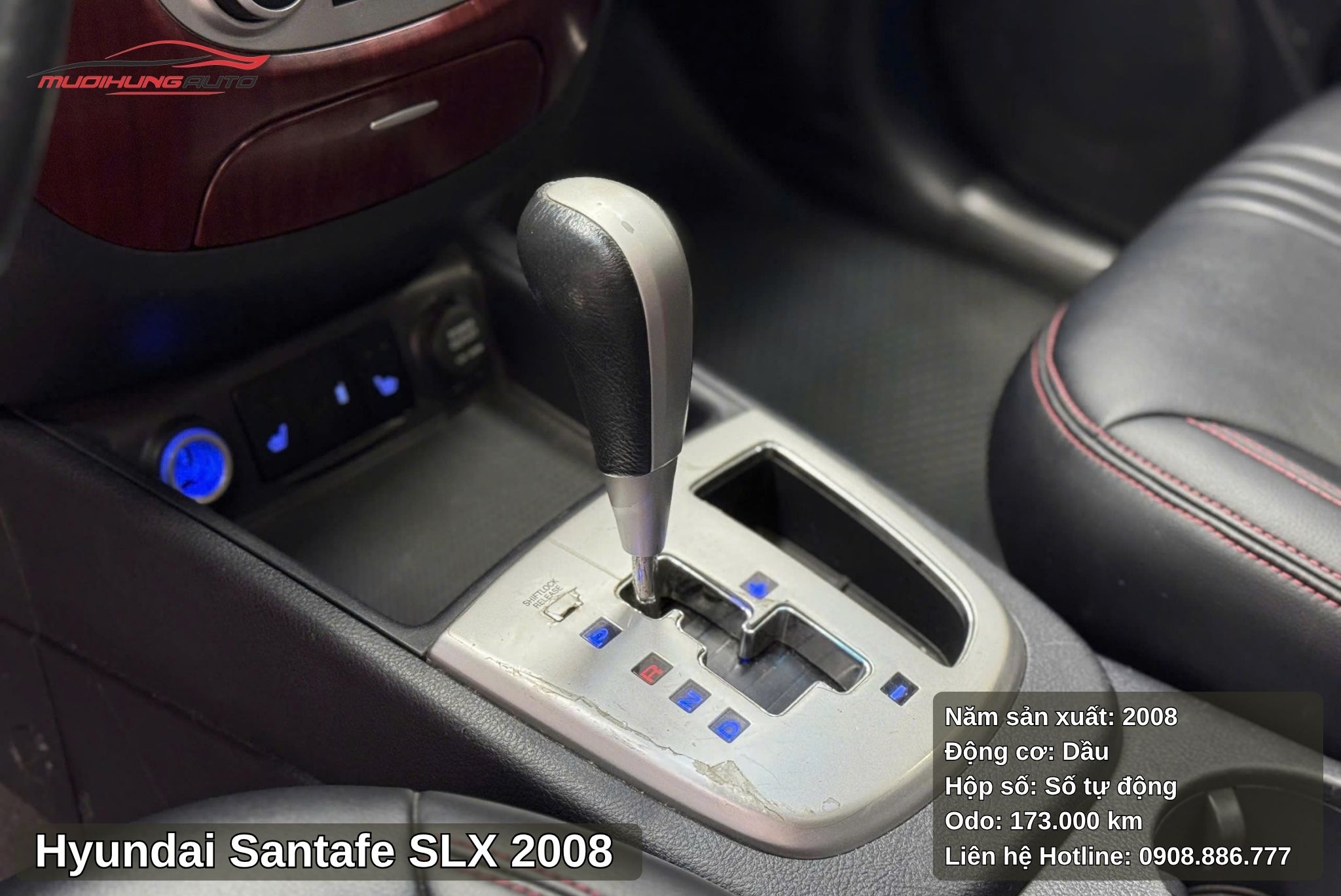 Các chi tiết nội thất xe Hyundai Santafe SLX 2008 còn khá mới