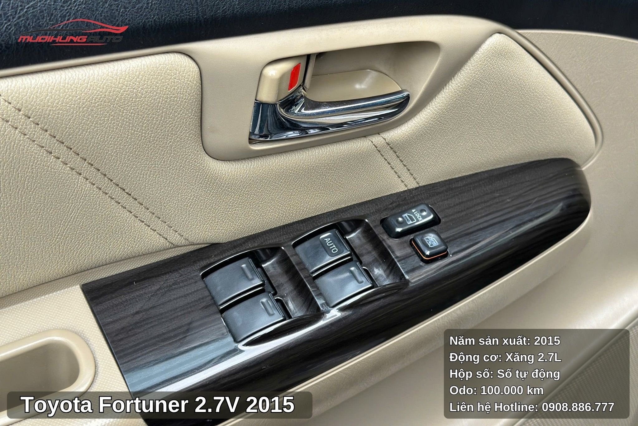 Các nút bấm chức năng tại cửa xe Toyota Fortuner 2.7V 2015