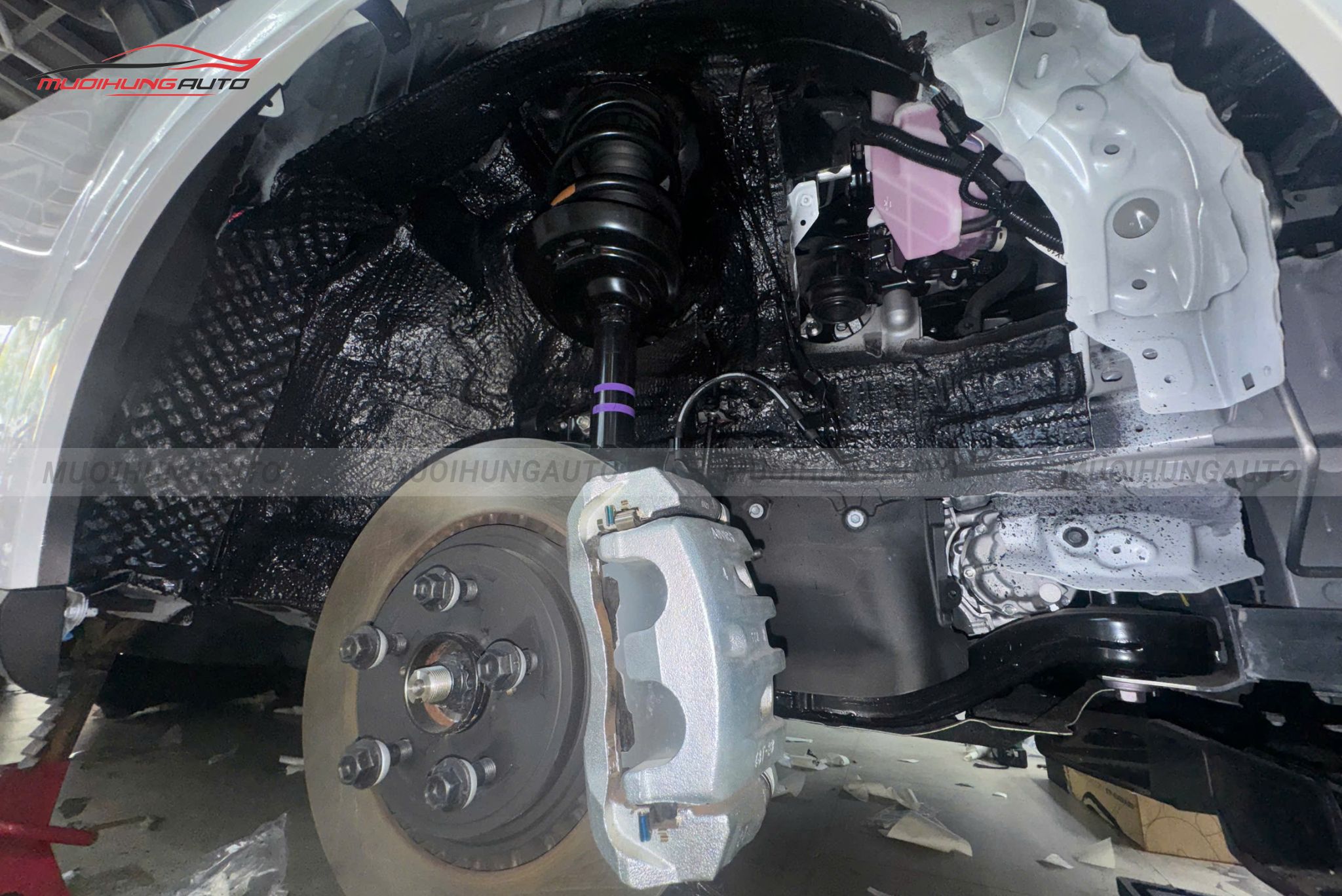 Cách âm chống ồn hốc bánh ô tô Lexus RX350 2026