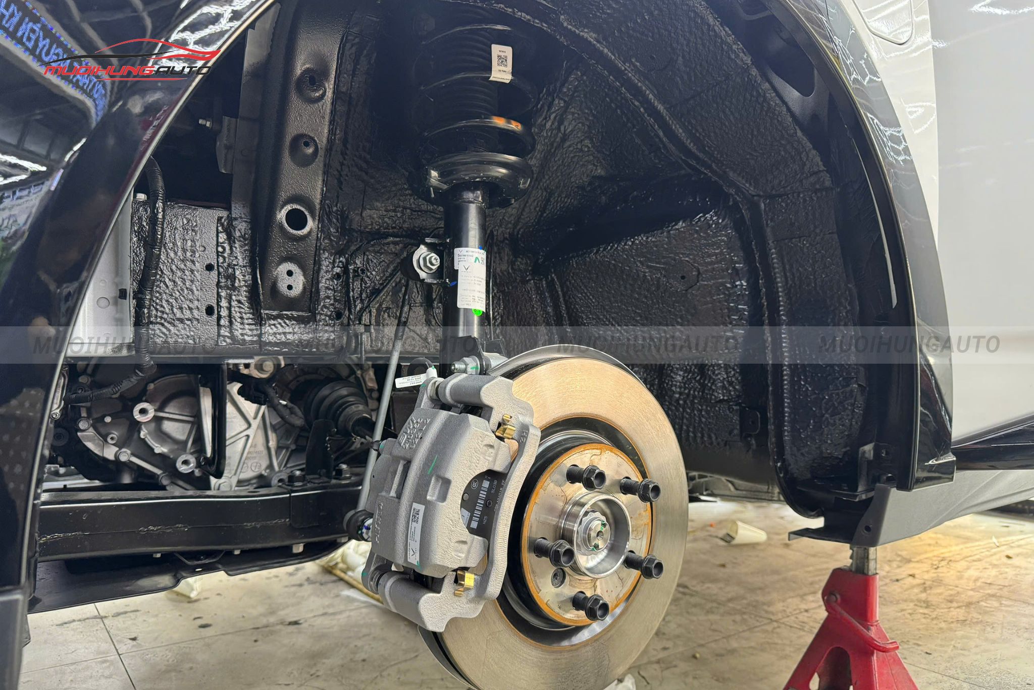 Cách âm chống ồn hốc bánh Vinfast VF7 2025