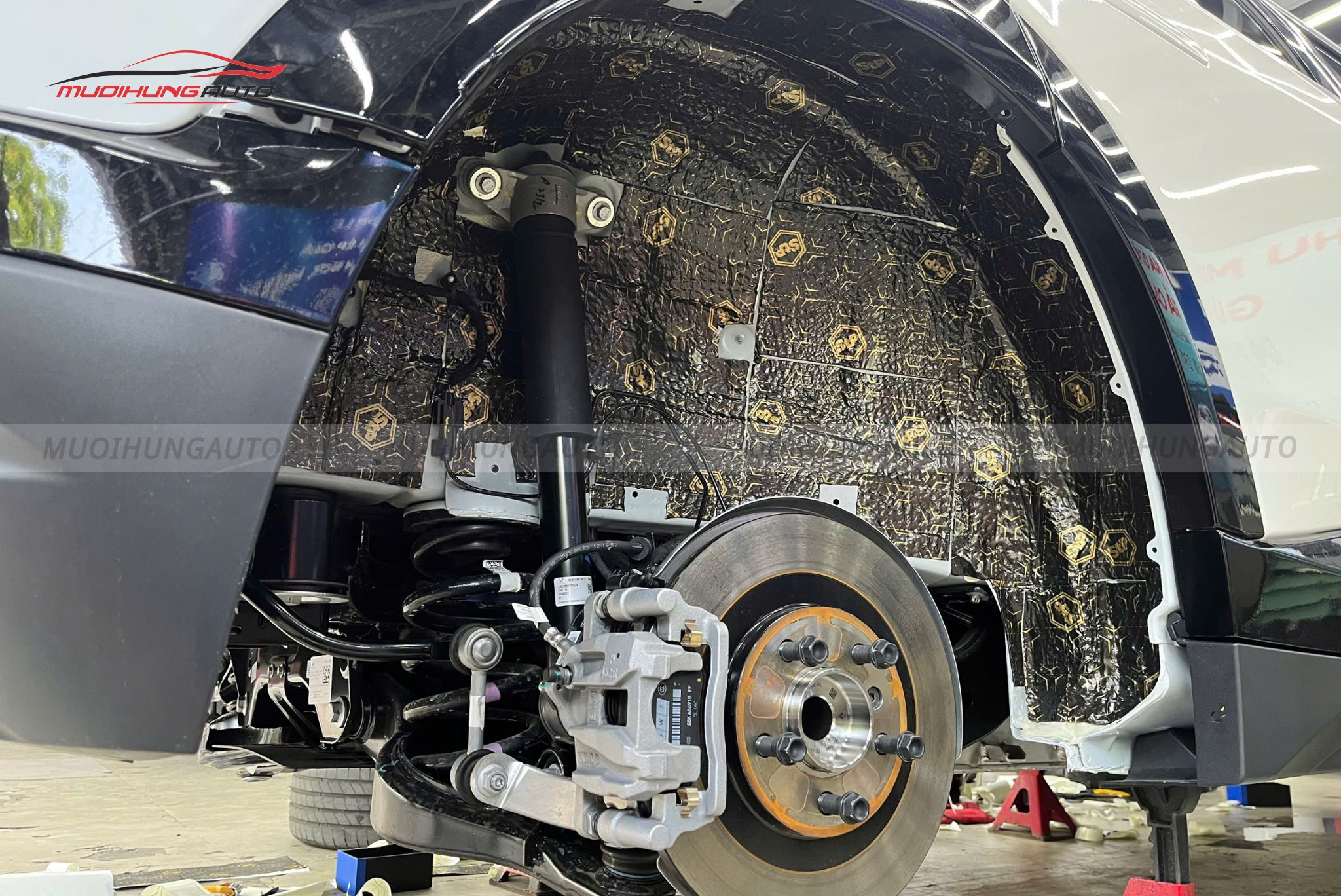 Cách âm hốc bánh ô tô Vinfast VF7 2025