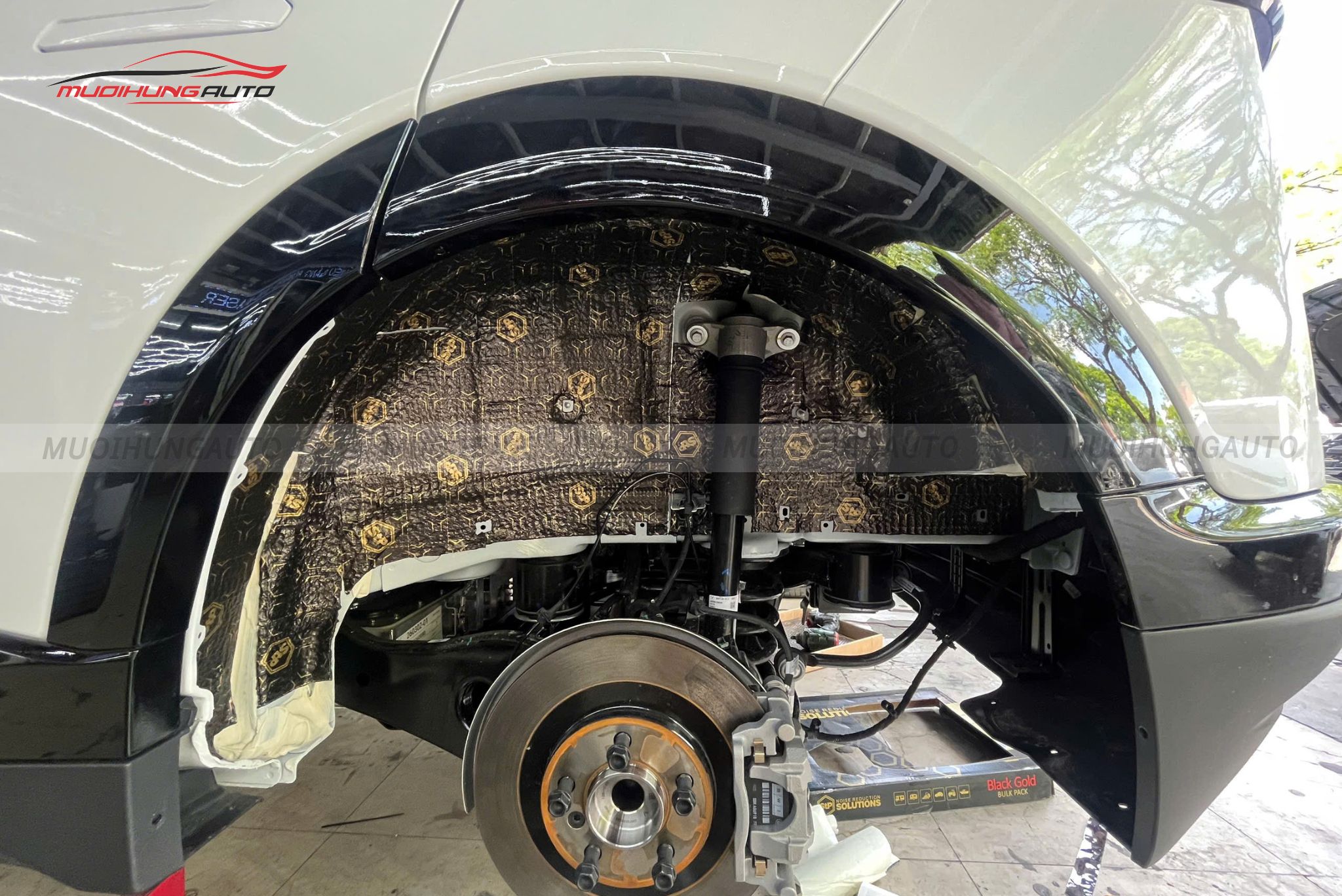 Cách âm hốc bánh Vinfast VF7 2025