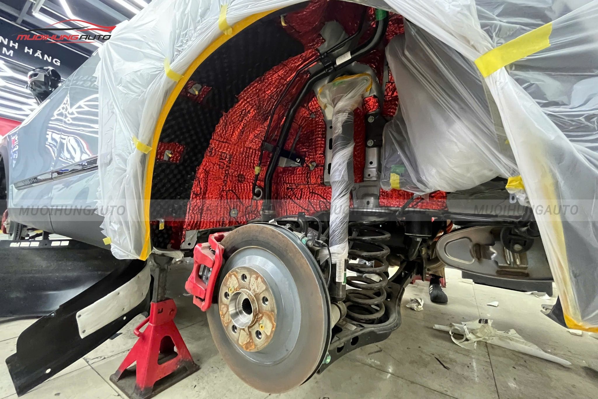 Cách âm hốc bánh xe Jaecoo J7 2026