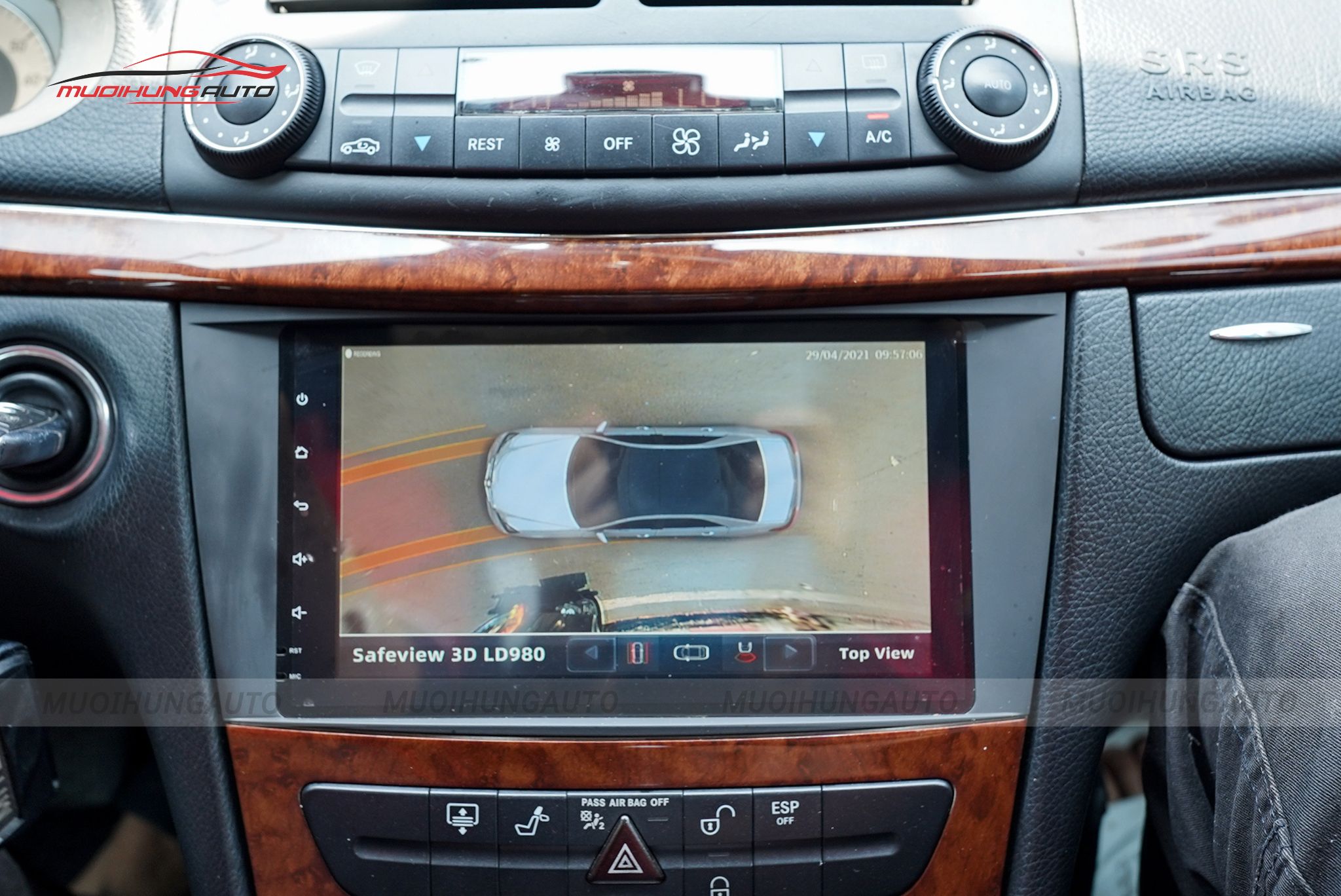 Camera 360 độ Mercedes C200 2009