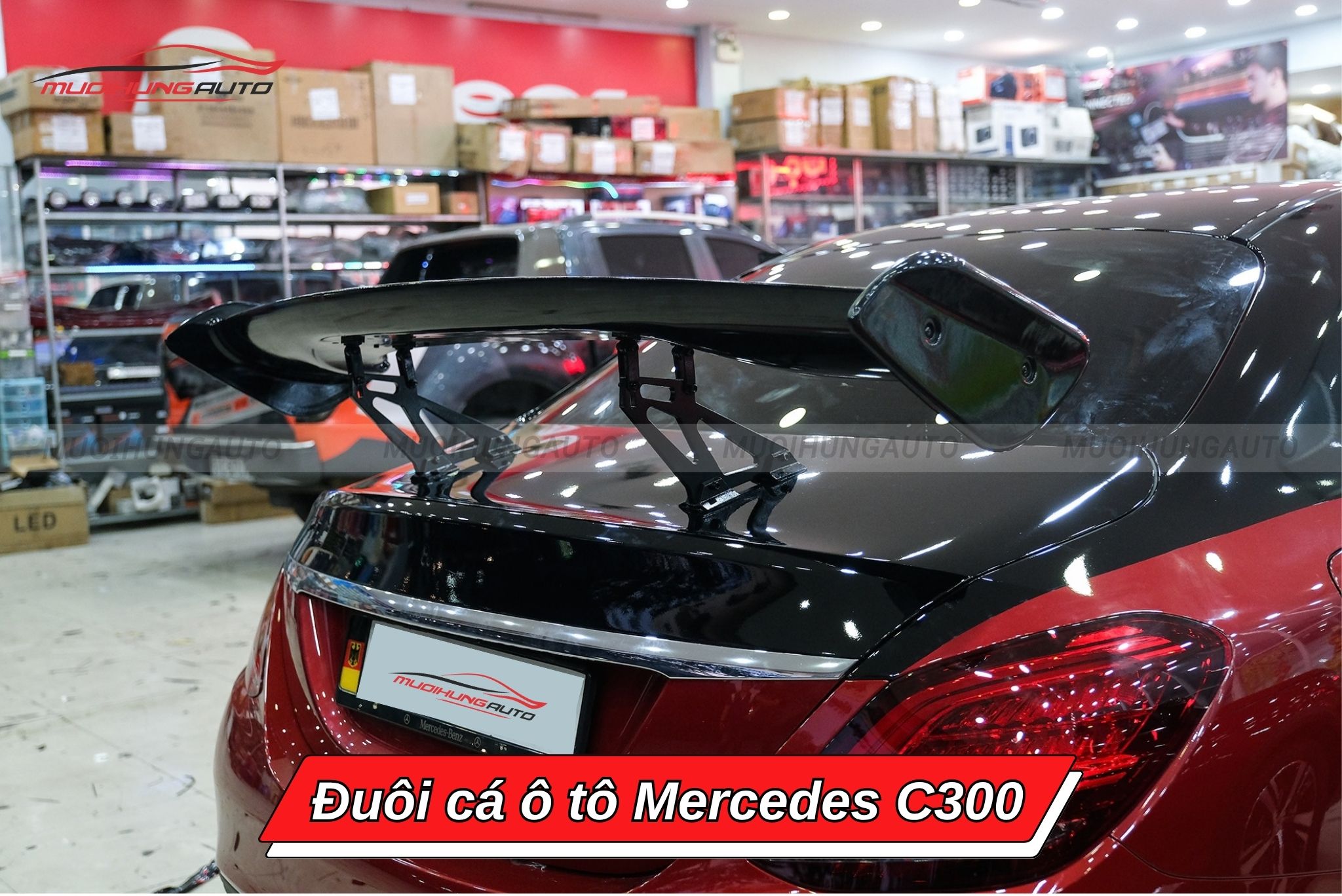 Cánh đuôi ô tô Mercedes C300