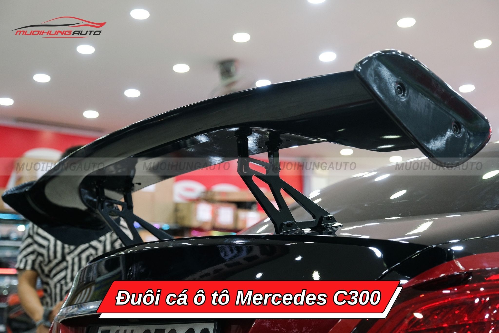 Cánh gió Mercedes C300