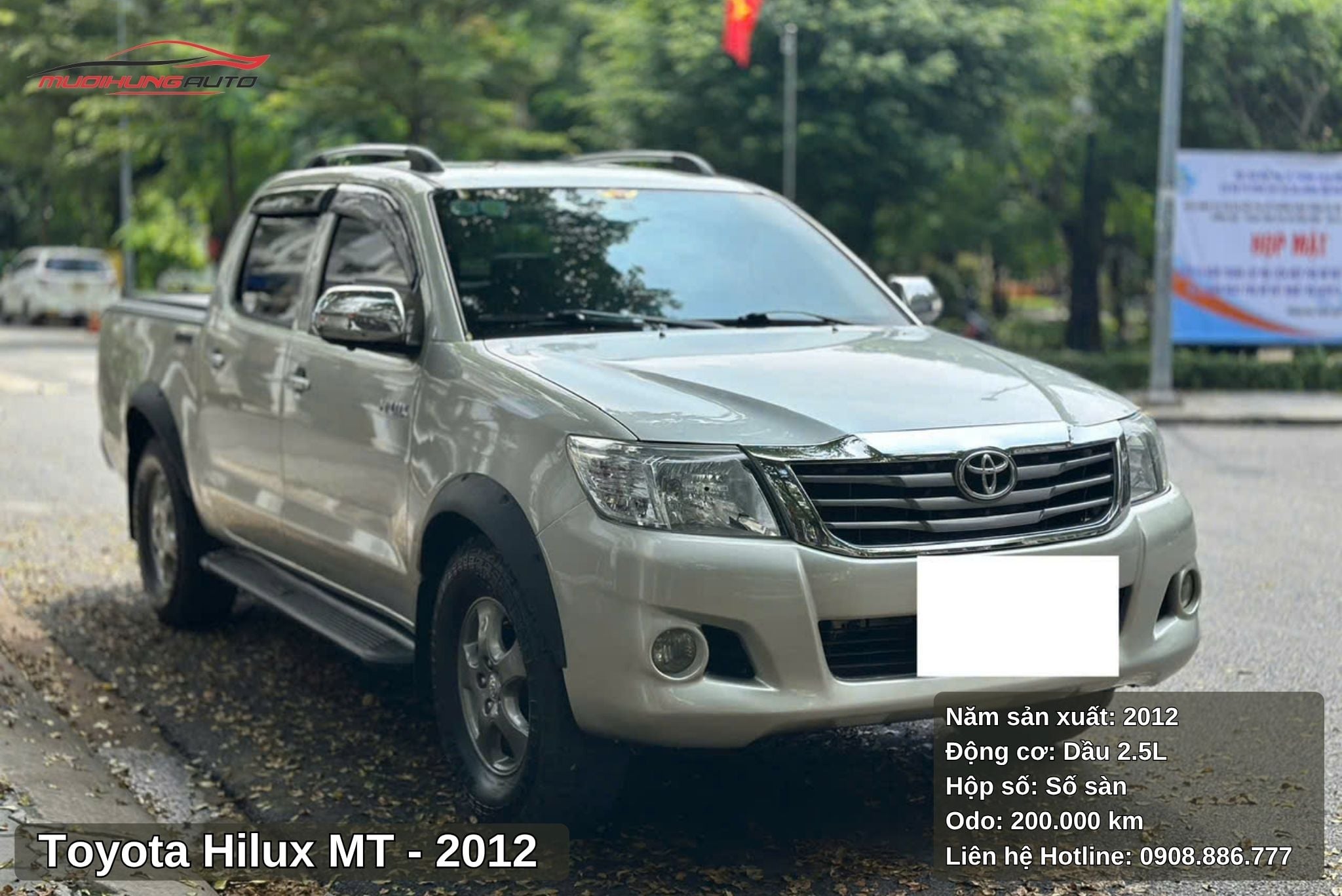 Đầu xe Toyota Hilux MT 2012