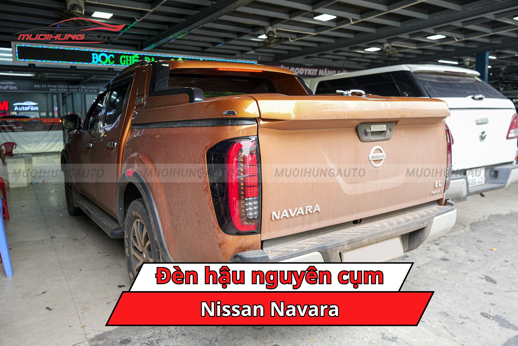 Đèn hậu nguyên cụm ô tô Nissan Navara