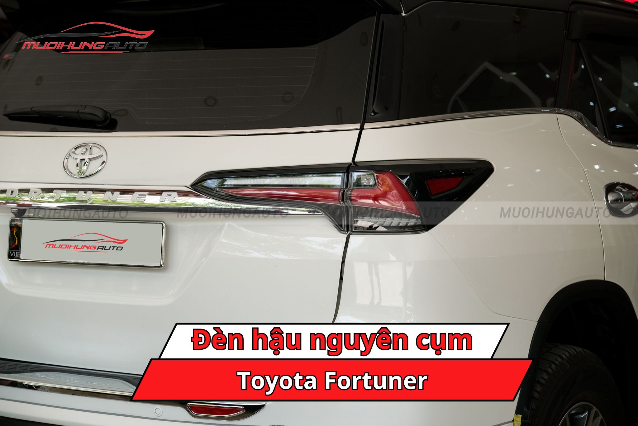 Đèn hậu nguyên cụm ô tô Toyota Fortuner