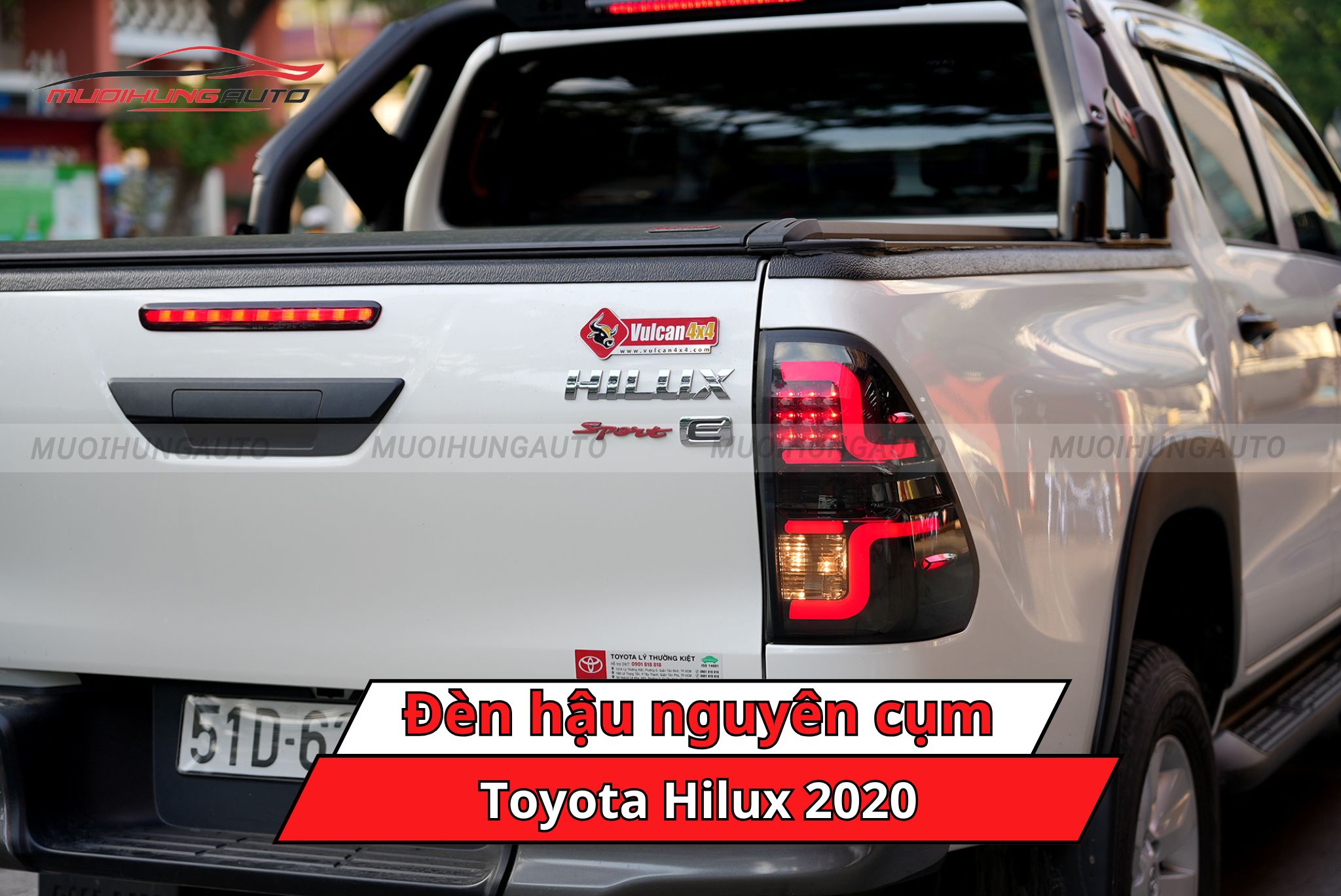 Đèn hậu nguyên cụm xe Toyota Hilux 2020