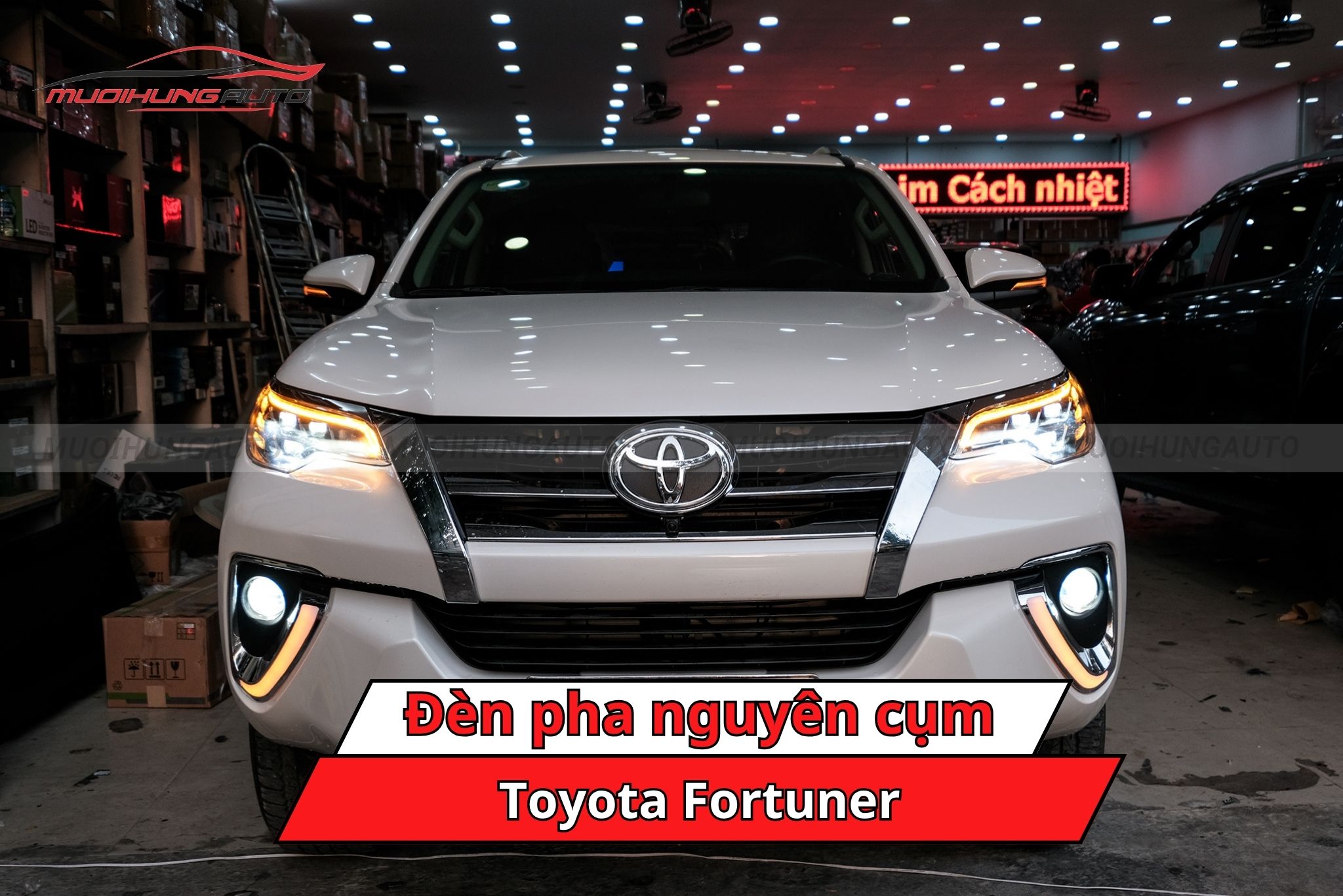 Đèn pha nguyên cụm Toyota Fortuner