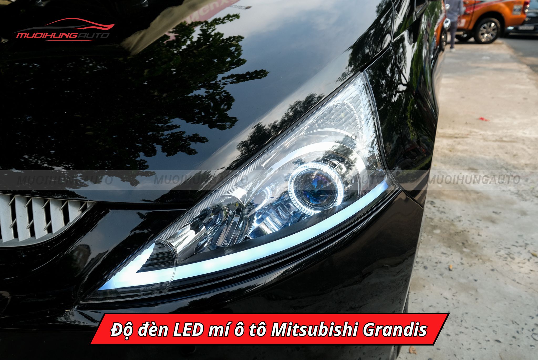 Độ đèn LED mí Mitsubishi Grandis