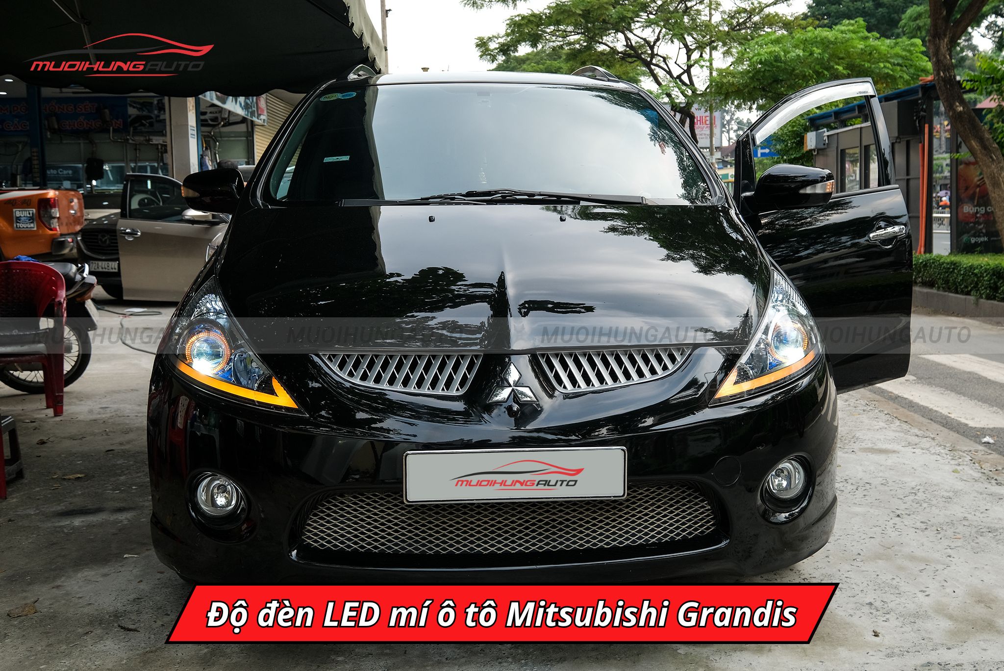 Độ đèn LED mí ô tô Mitsubishi Grandis