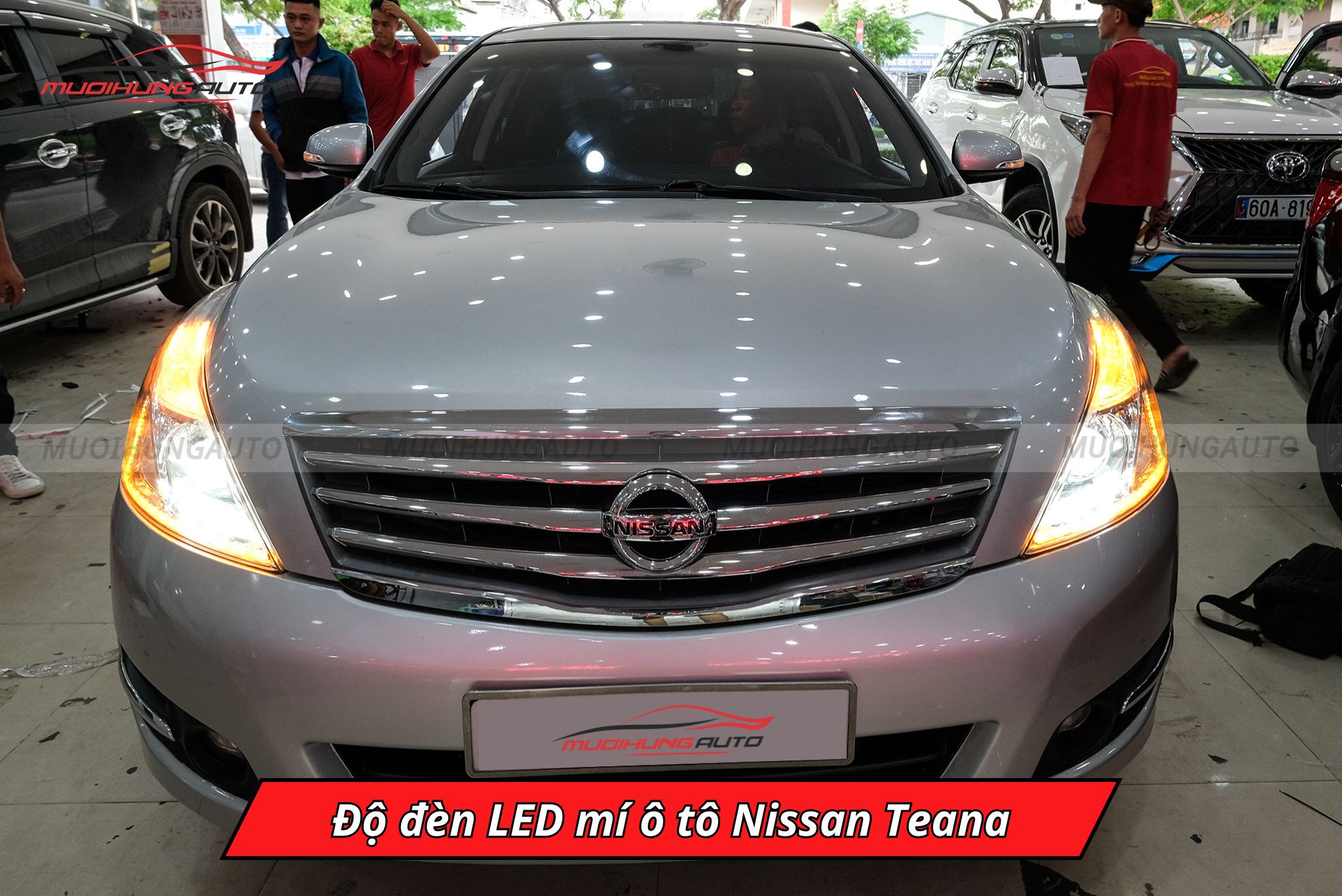 Độ đèn LED mí ô tô Nissan Teana