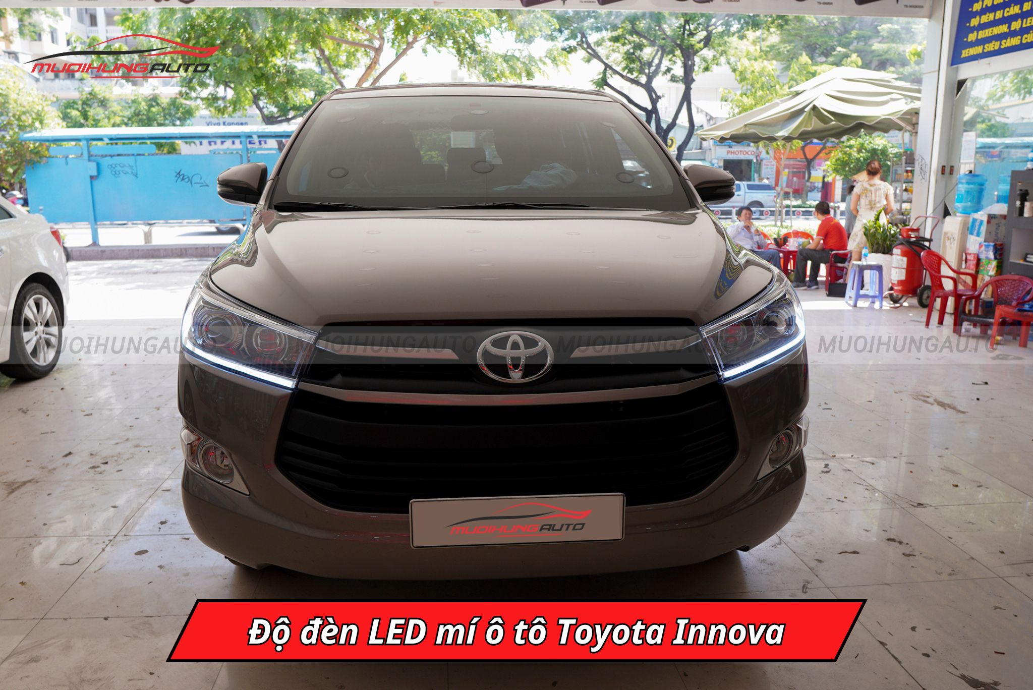 Độ đèn LED mí ô tô Toyota Innova