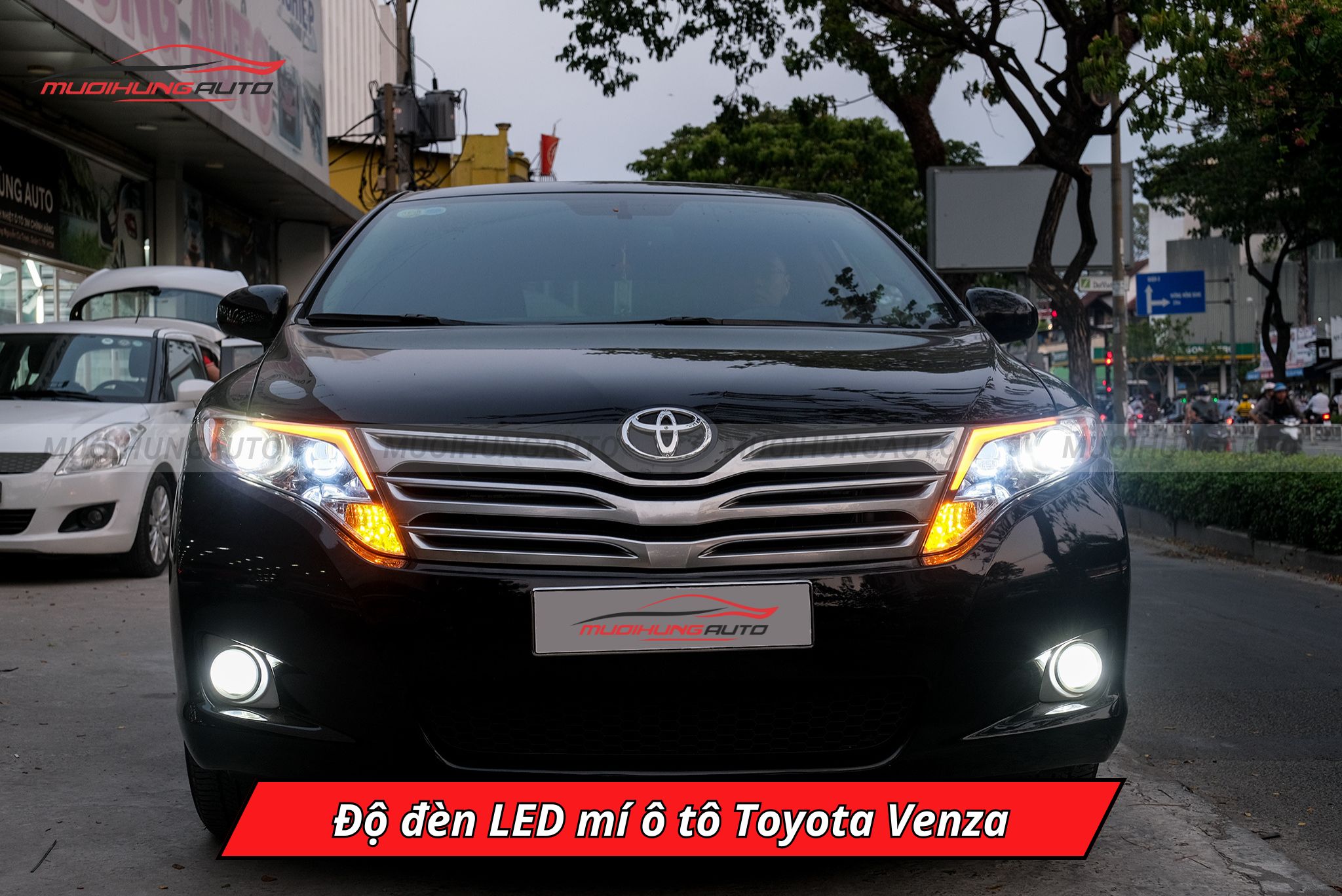 Độ đèn LED mí ô tô Toyota Venza