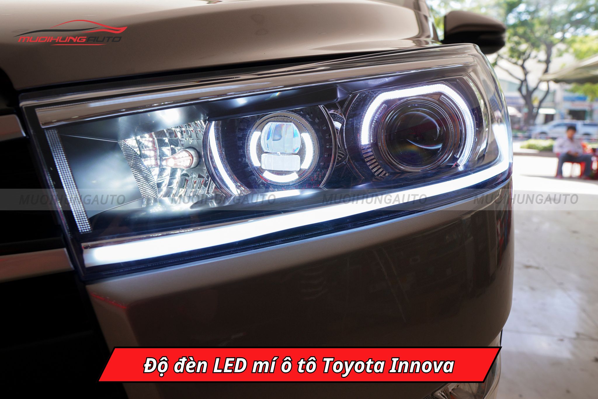 Độ đèn LED mí Toyota Innova