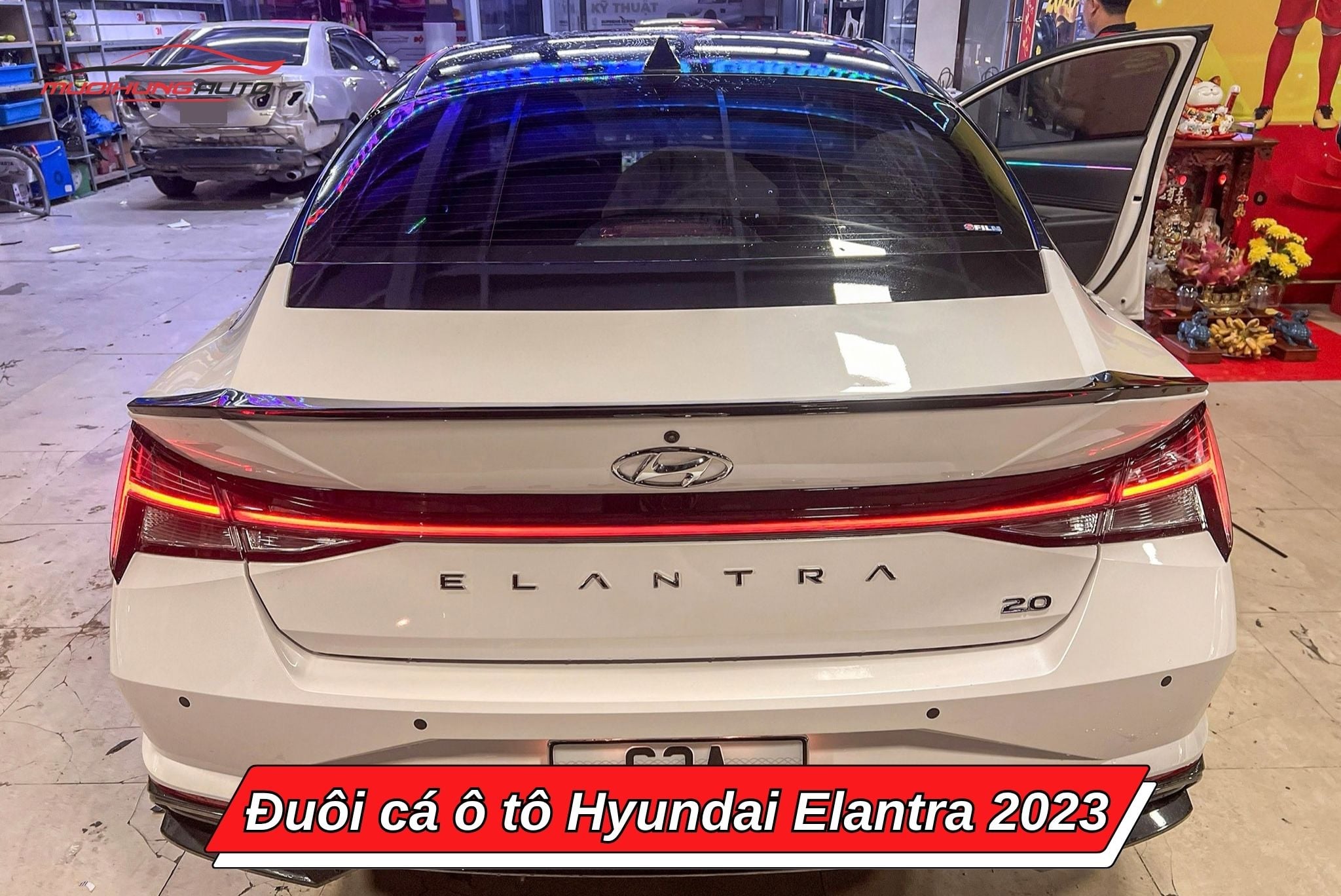 Đuôi cá xe hơi Hyundai Elantra 2023