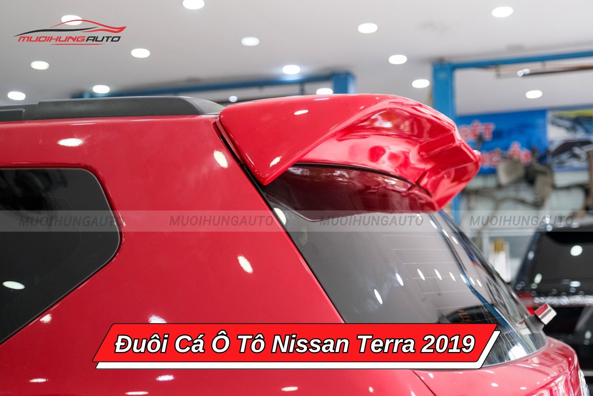 Đuôi cá xe hơi Nissan Terra 2019