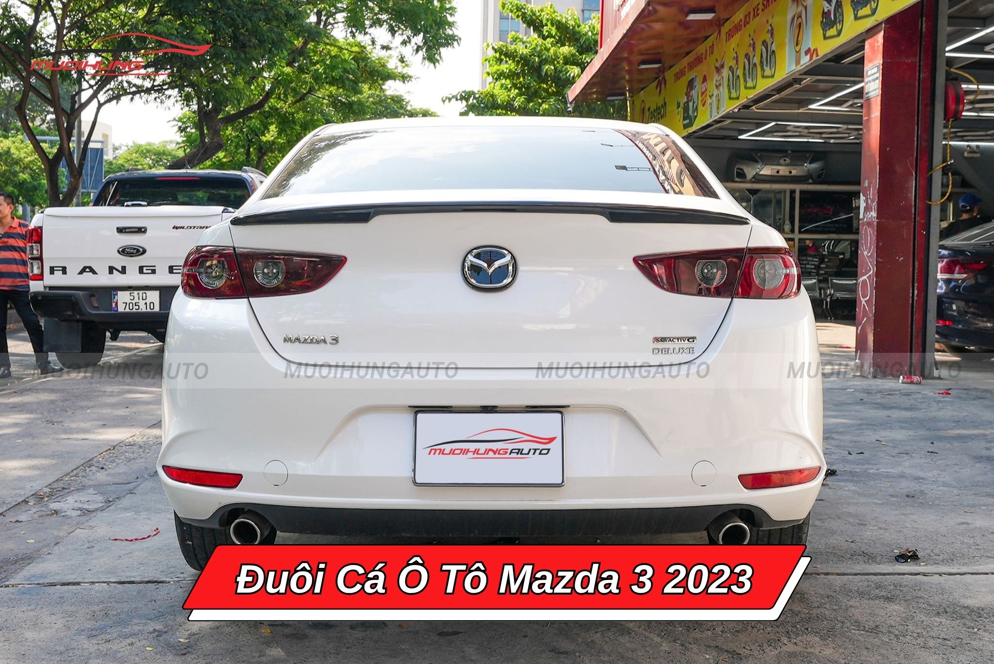 Đuôi cá xe ô tô Mazda 3 2023