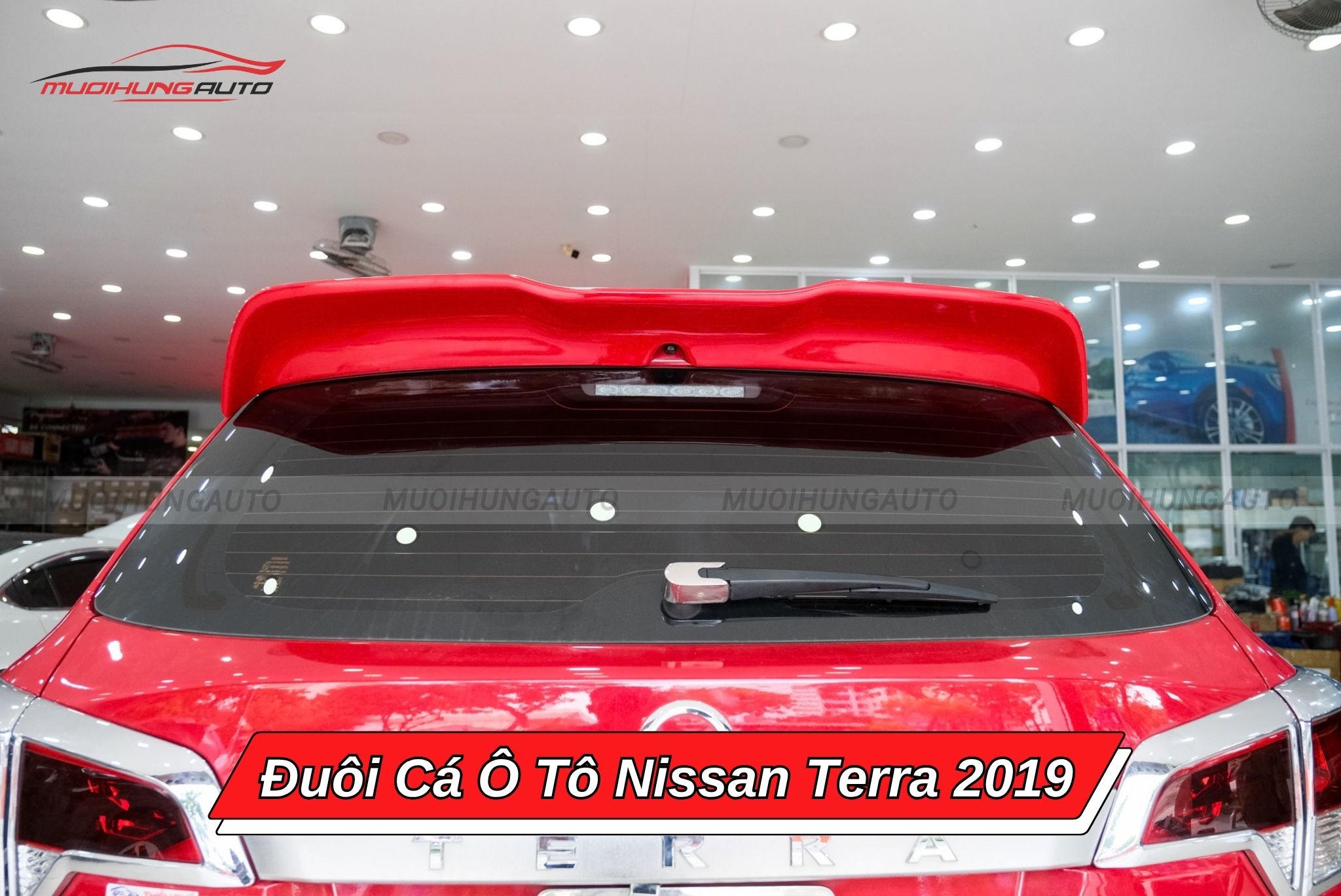 Đuôi cá xe ô tô Nissan Terra 2019