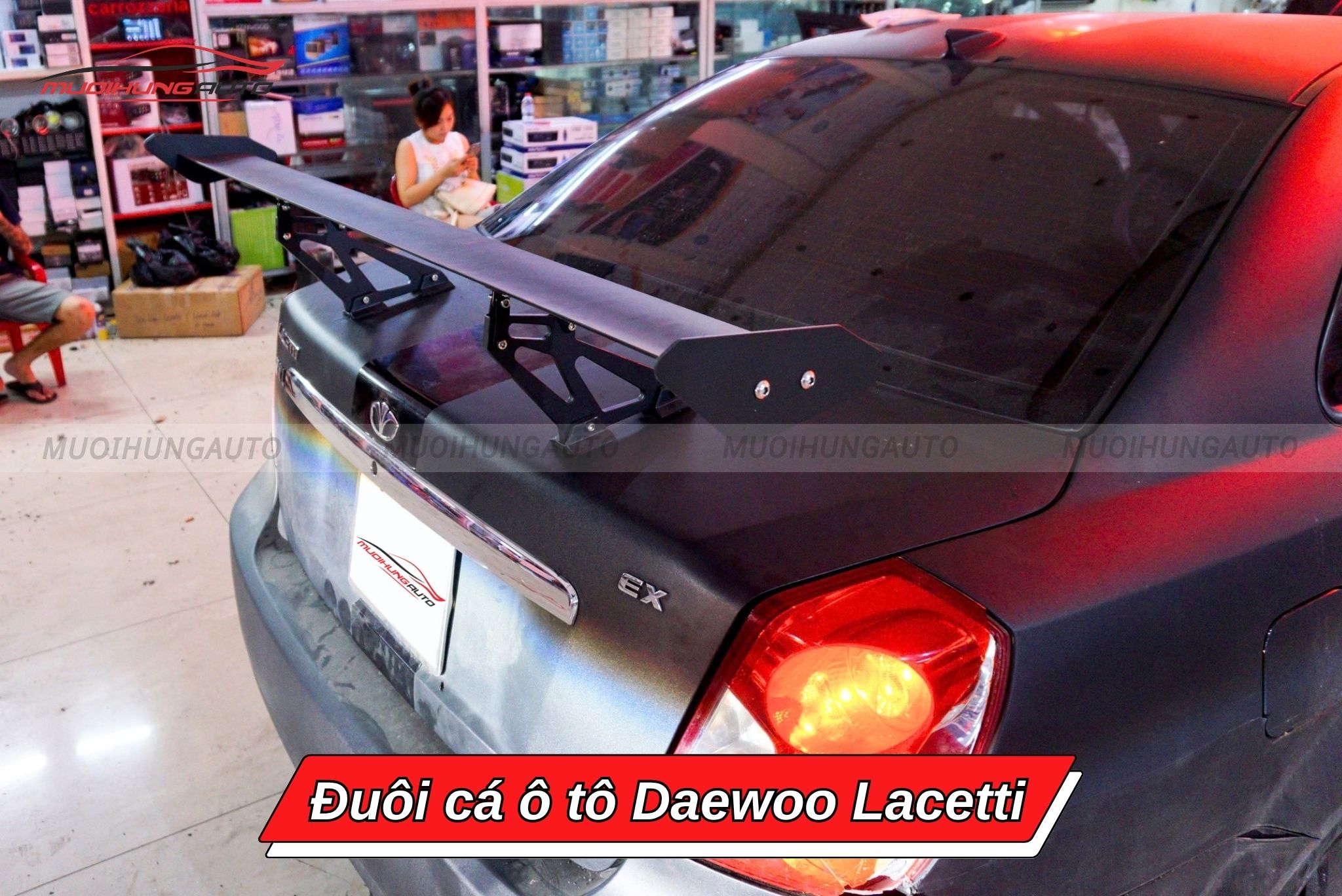 Đuôi gió Daewoo Lacetti
