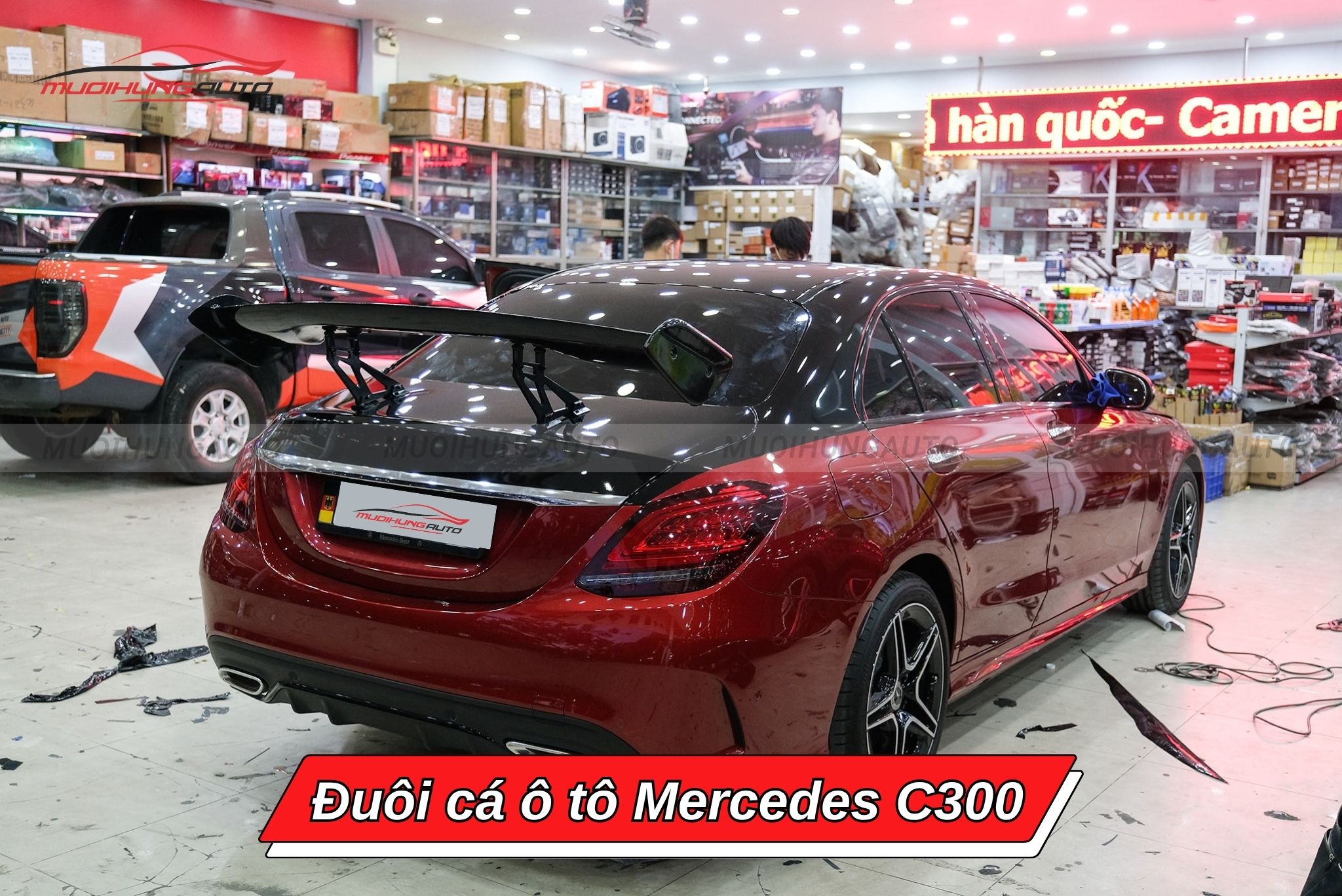 Đuôi gió Mercedes C300
