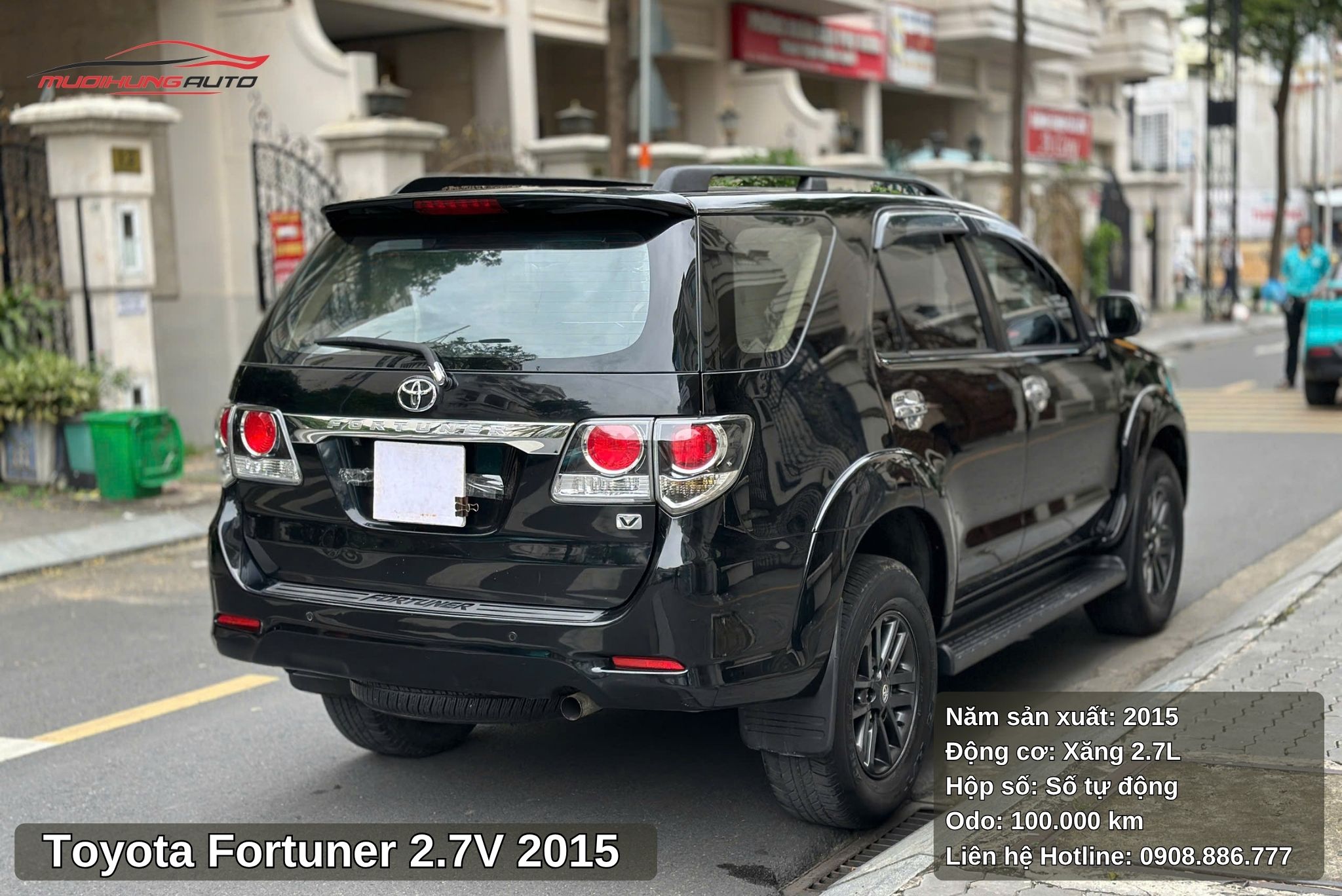 Đuôi xe Toyota Fortuner 2.7V 2015