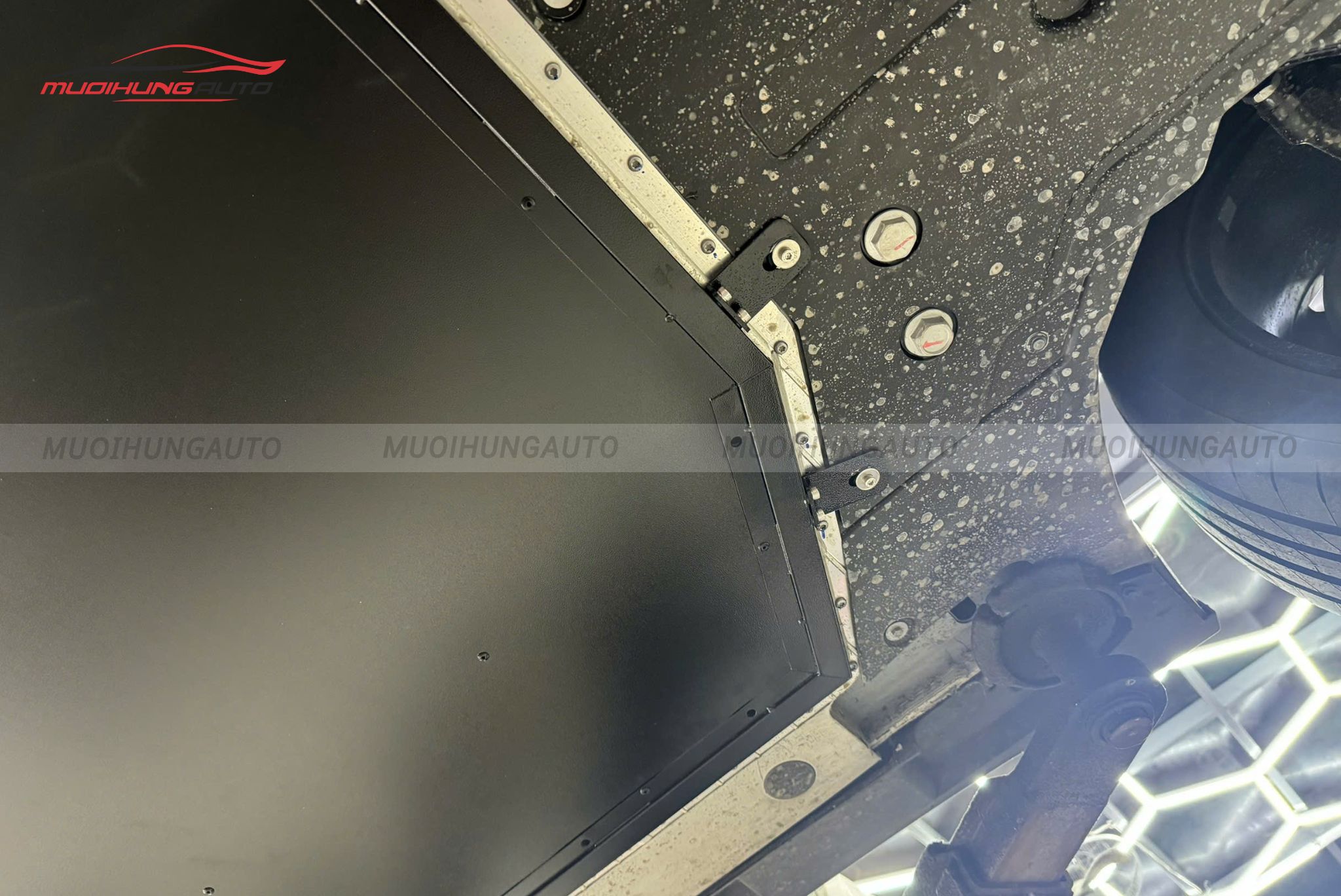 Giáp bảo vệ pin cho ô tô Vinfast VF7