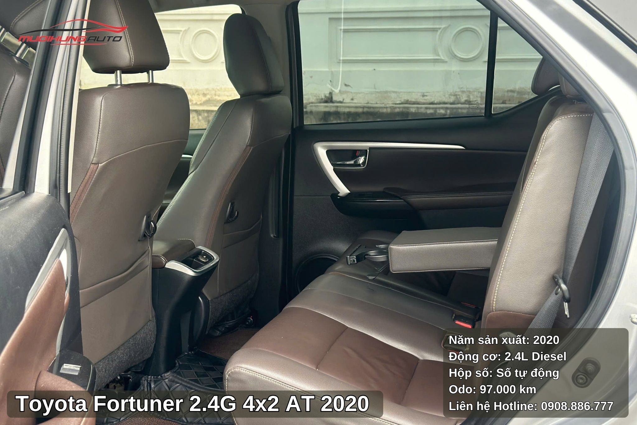 Hàng ghế sau trên xe Toyota Fortuner 2.4G 4x2 AT 2020