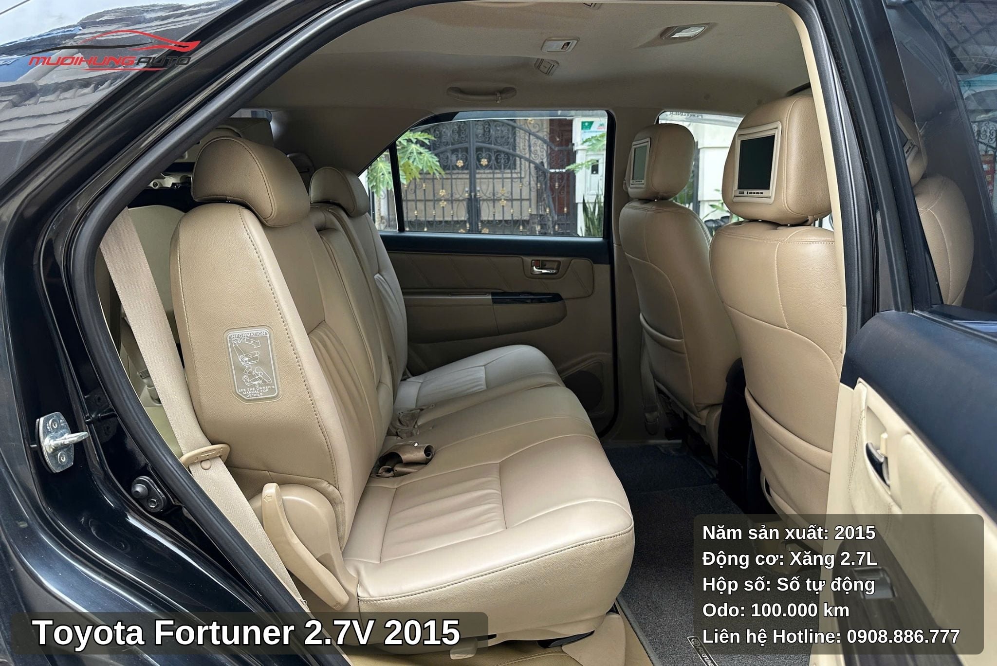 Hàng ghế sau xe Toyota Fortuner 2.7V 2015 rộng rãi và thoải mái