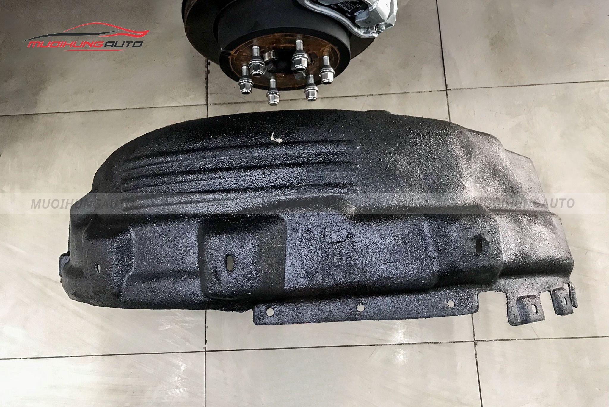 Hóa nhựa lòng vè Ford Everest 2023