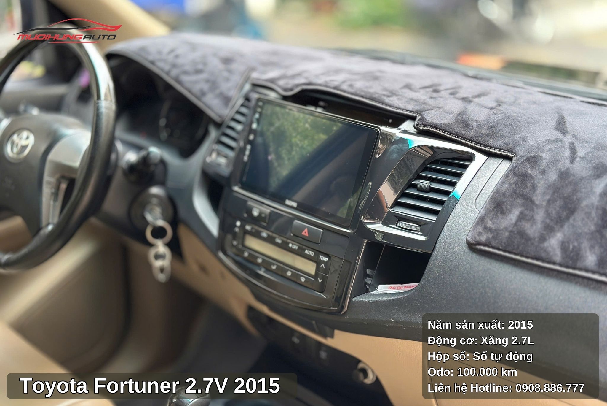 Màn hình trung tâm xe Toyota Fortuner 2.7V 2015