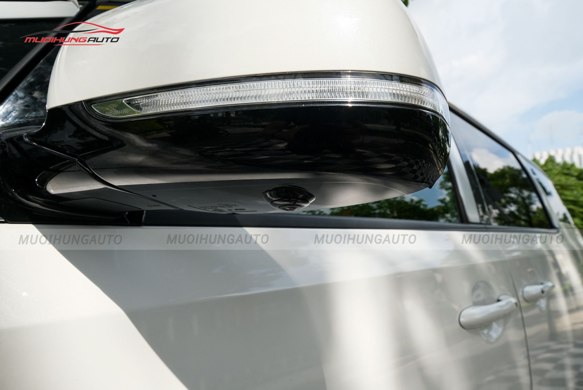 Mắt camera gương bên trái camera 360 độ ô tô Kia Sedona 2020