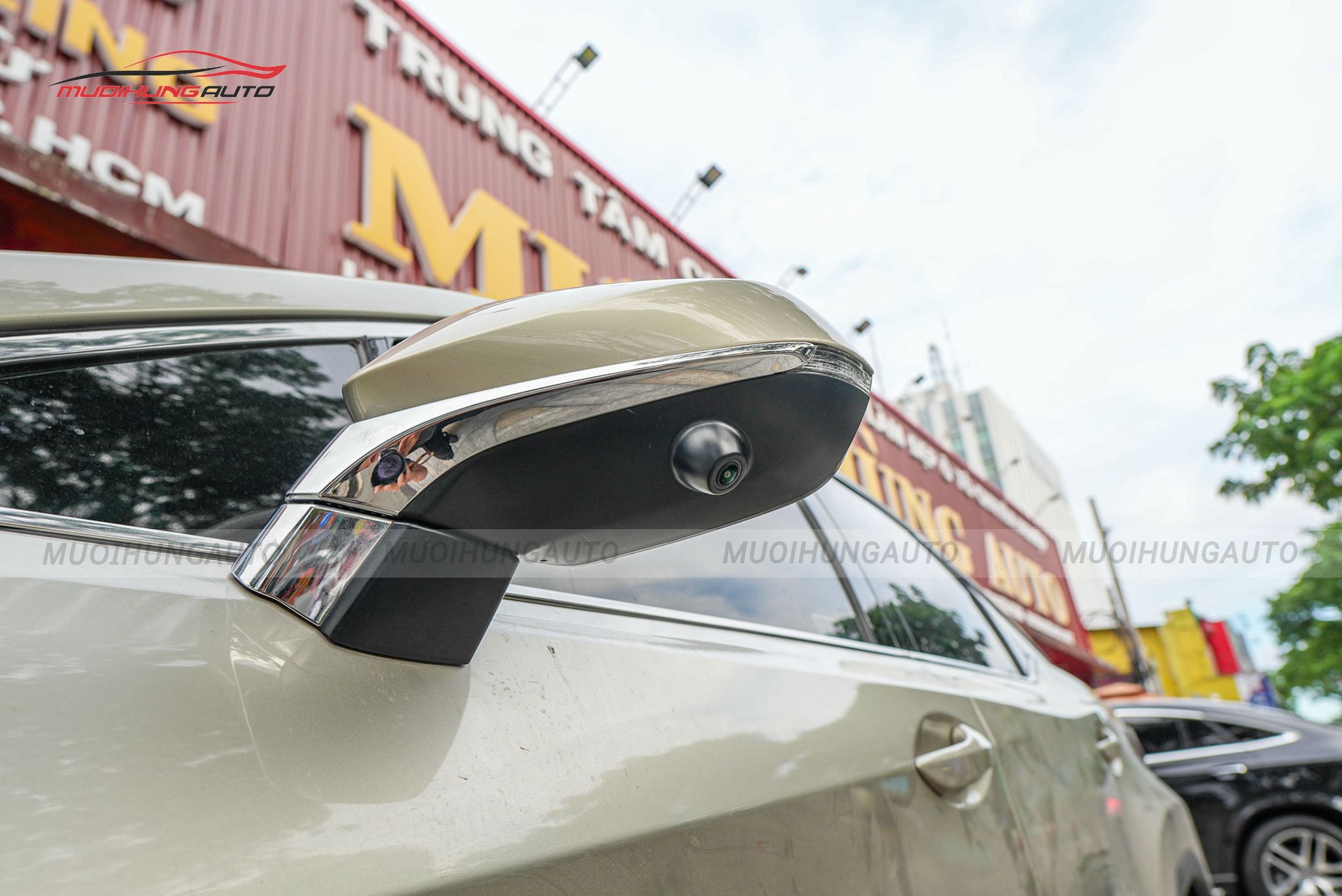 Mắt camera gương bên trái camera 360 độ ô tô Lexus RX350 2022