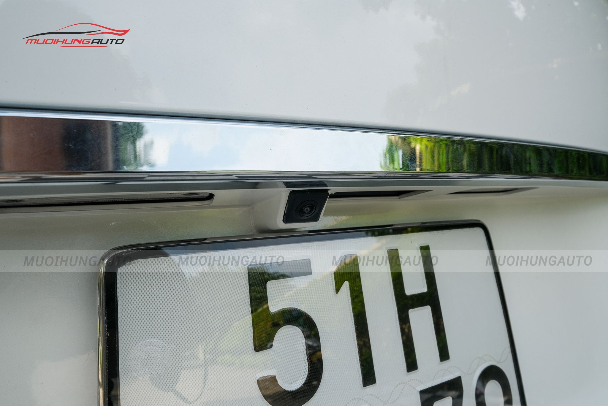 Mắt camera sau camera 360 độ cho xe Kia Sedona 2020