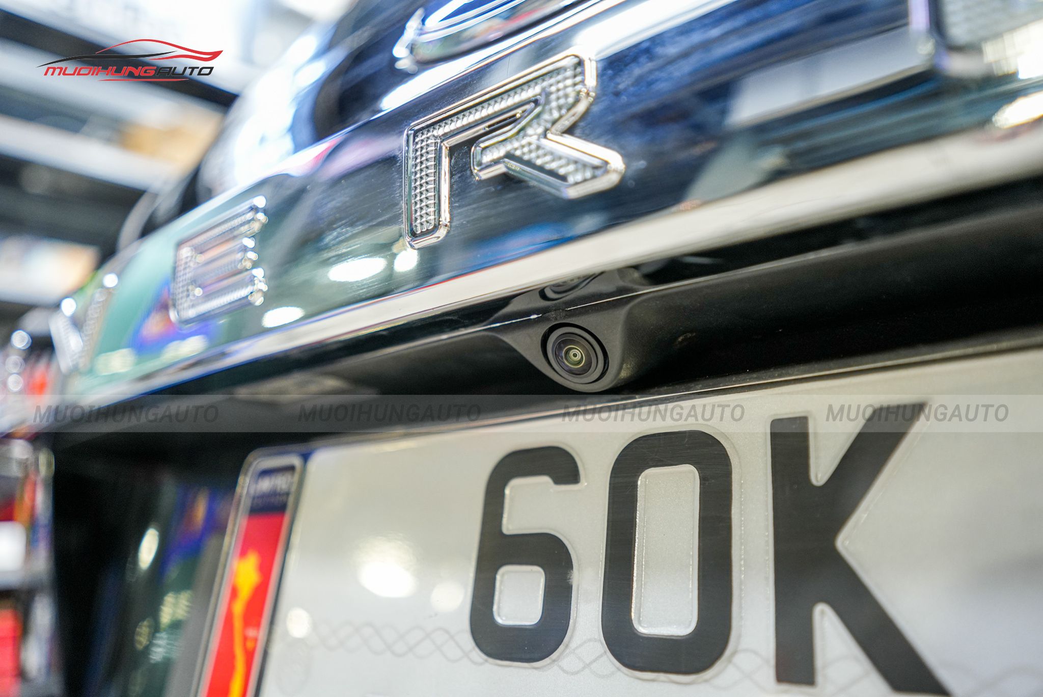 Mắt camera sau camera 360 độ ô tô Ford Everest