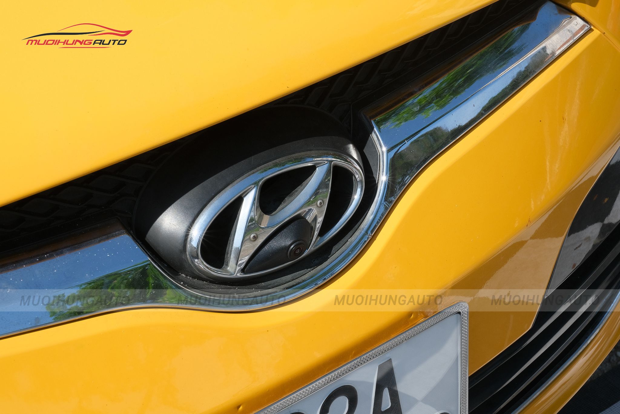 Mắt camera sau camera 360 độ ô tô Hyundai Veloster