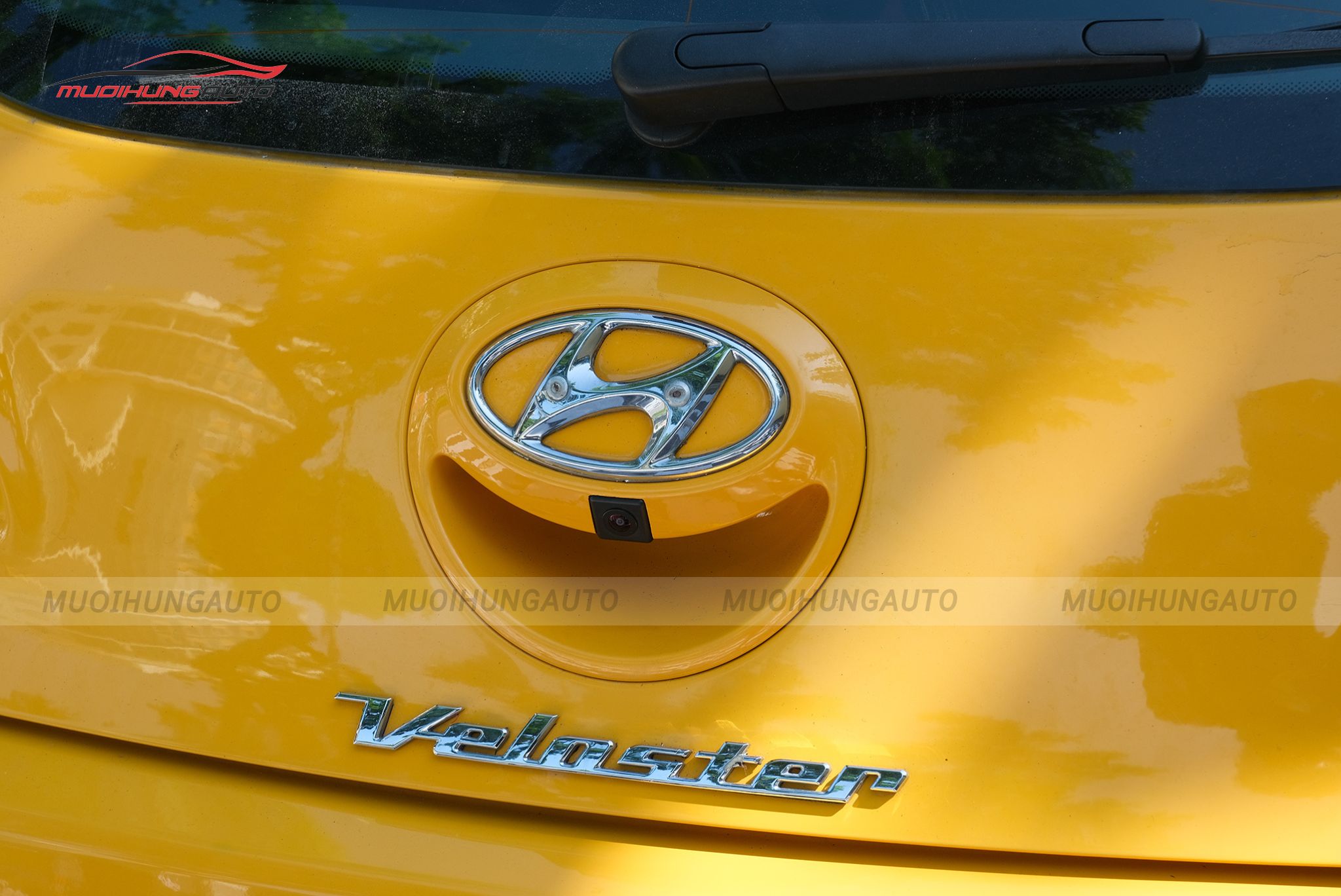 Mắt camera trước camera 360 độ ô tô Hyundai Veloster