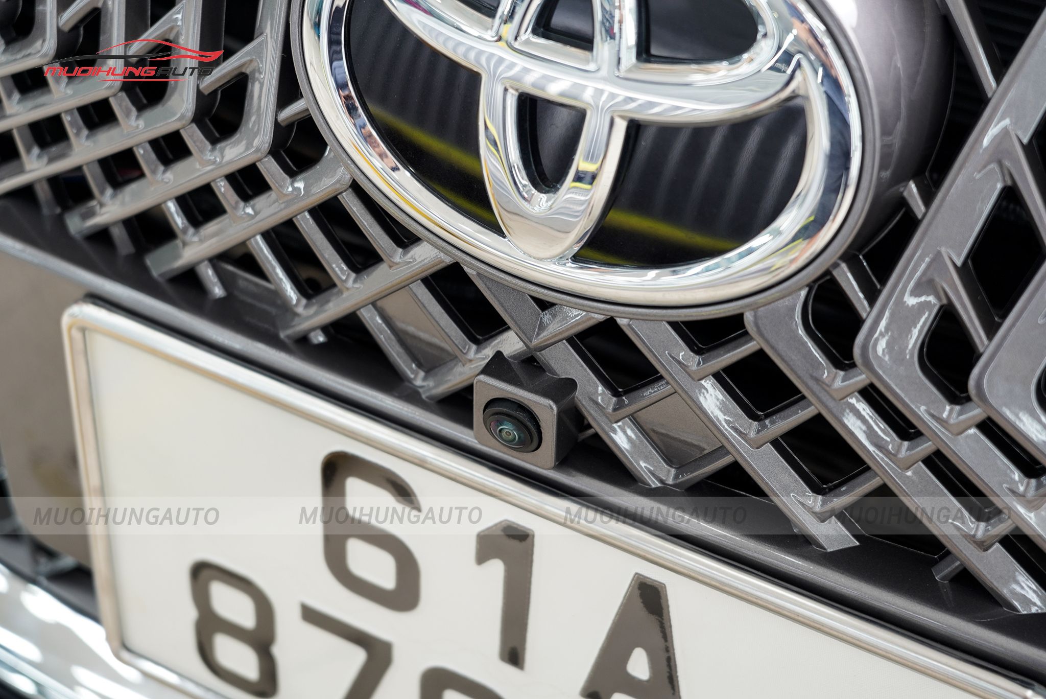 Mắt camera trước camera 360 độ ô tô Toyota Camry