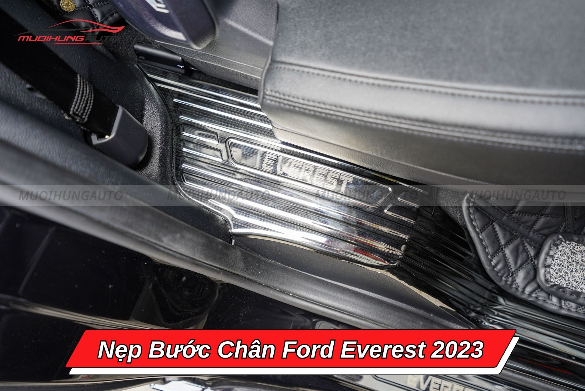 Nẹp bậc lên xuống Ford Everest 2023