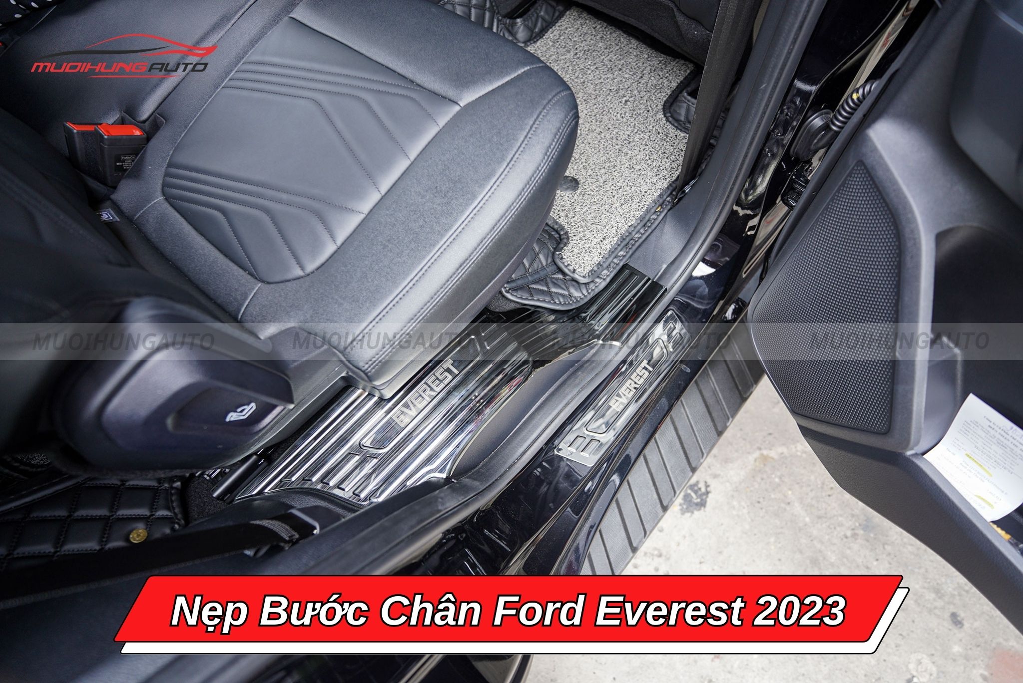 Nẹp bậc lên xuống ô tô Ford Everest 2023