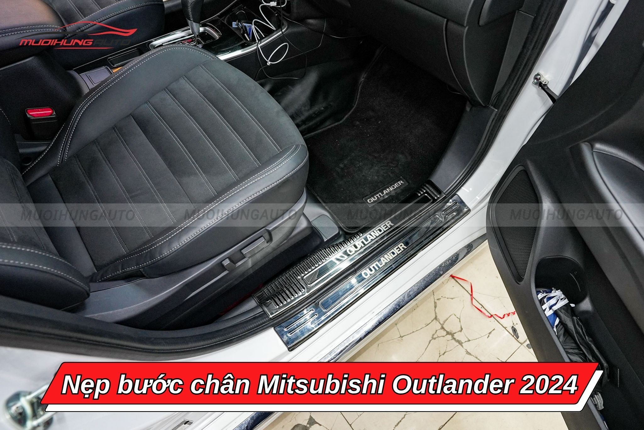 Nẹp bậc lên xuống ô tô Mitsubishi Outlander 2024