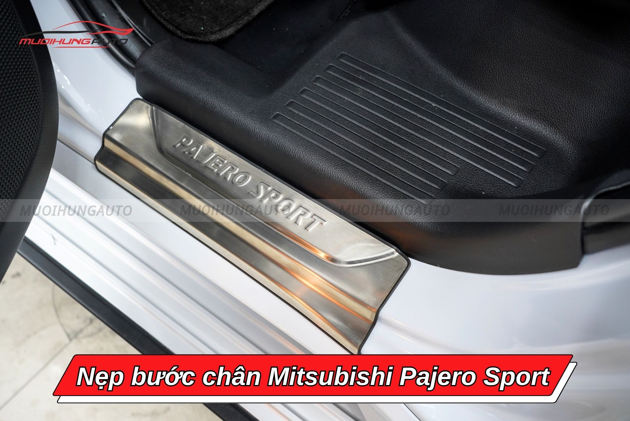 Nẹp bậc lên xuống ô tô Mitsubishi Pajero Sport