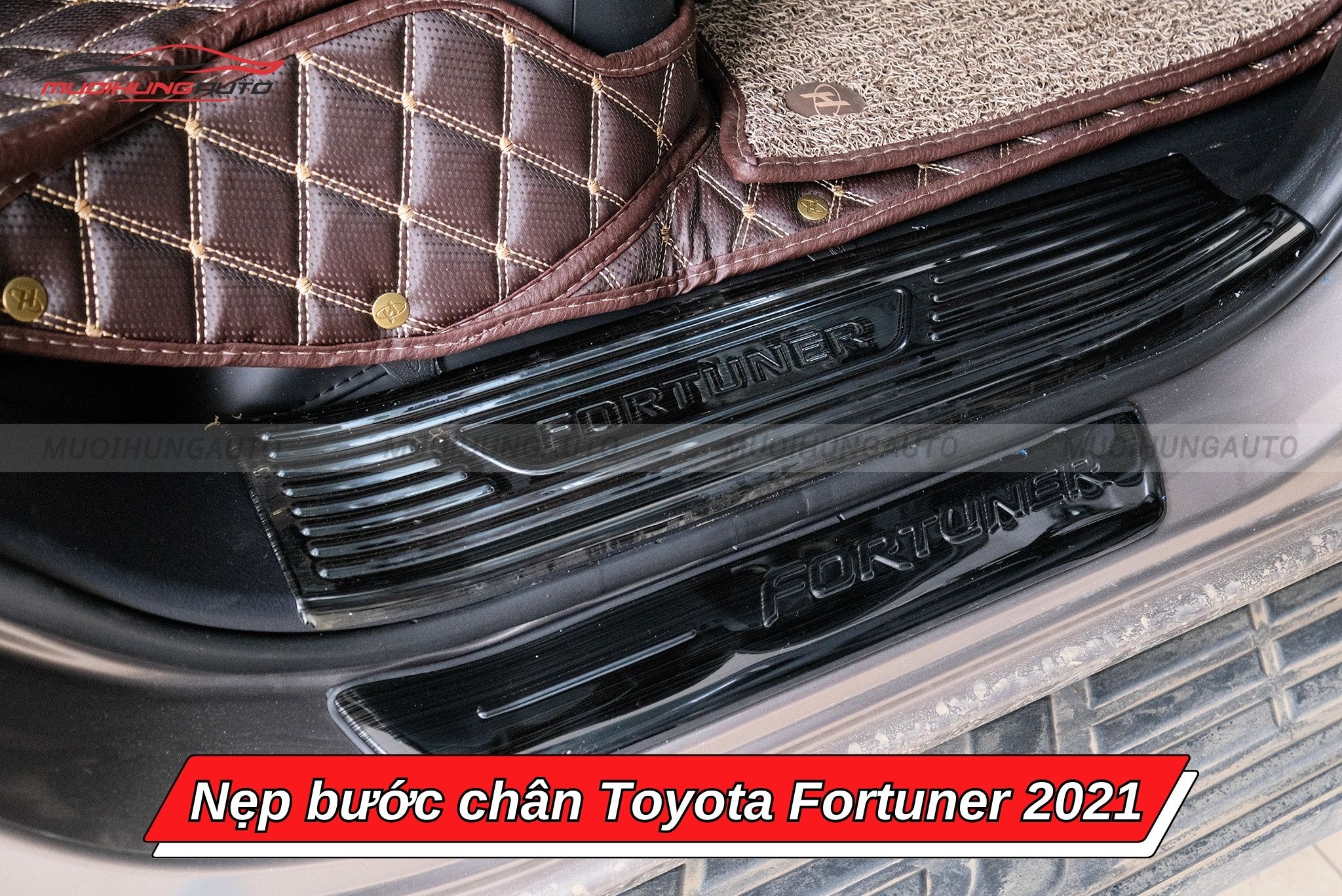 Nẹp bậc lên xuống ô tô Toyota Fortuner 2021
