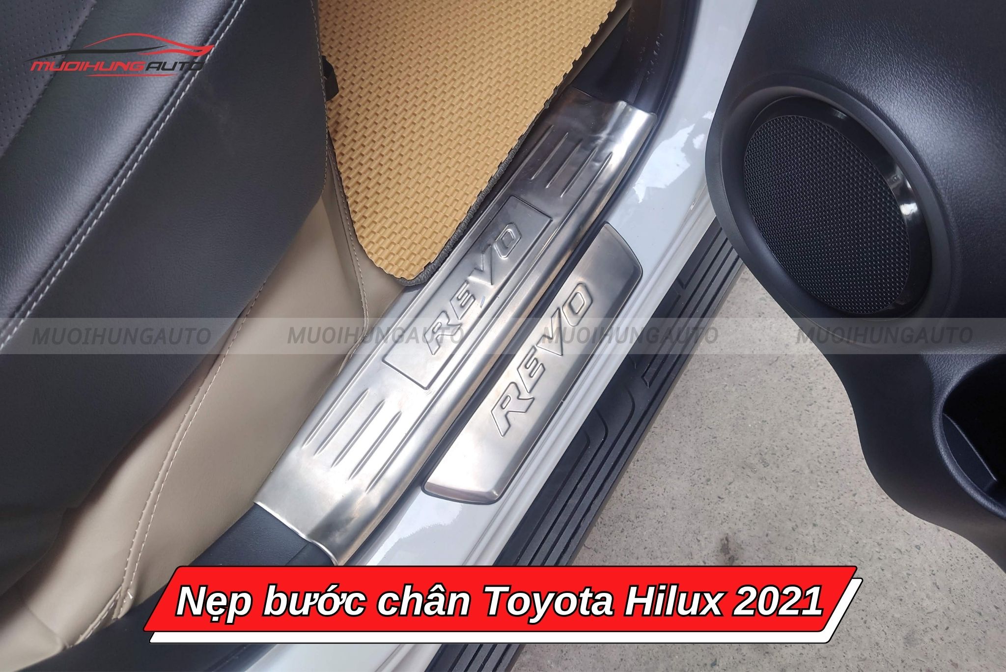 Nẹp bậc lên xuống ô tô Toyota Hilux 2021
