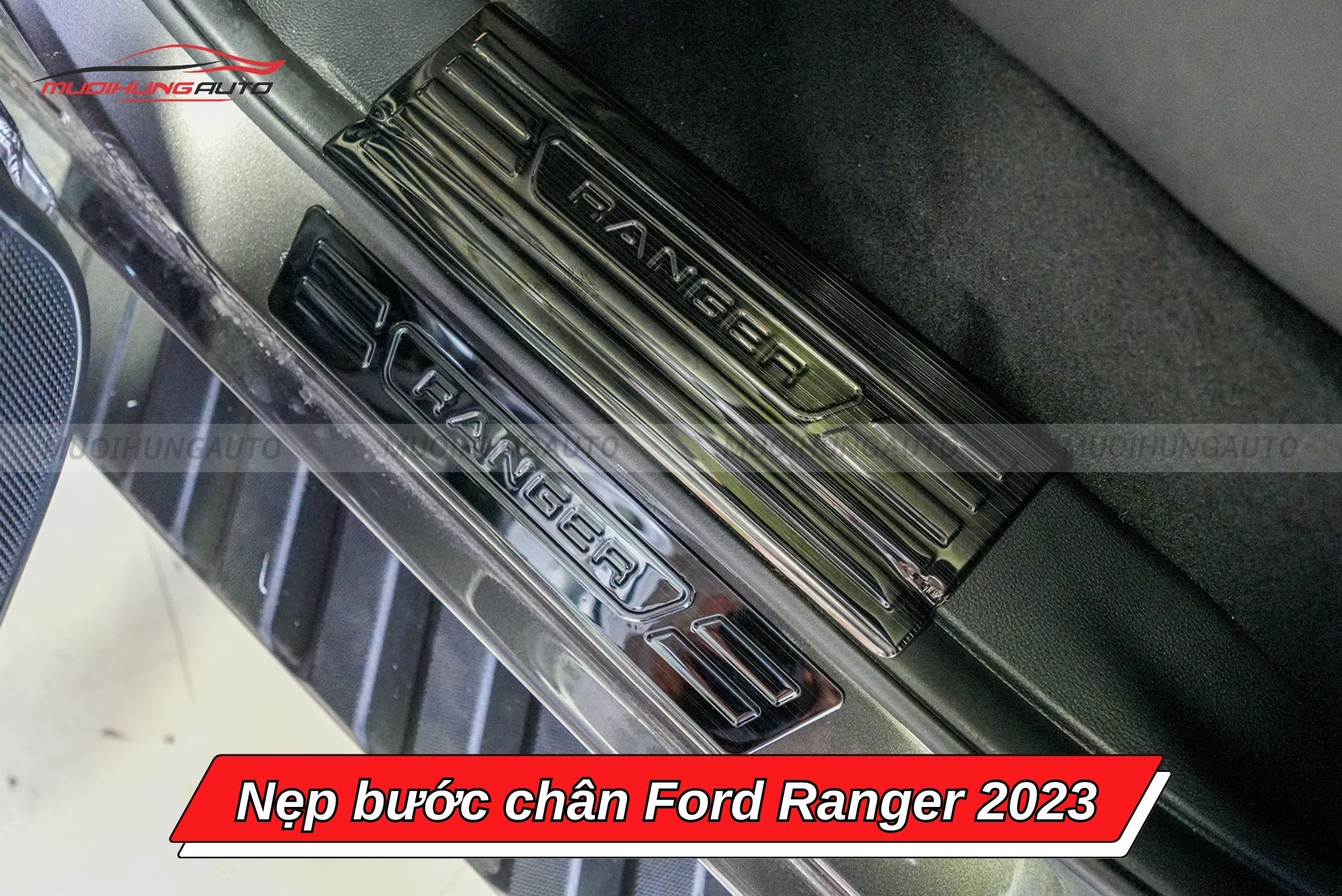 Nẹp bậc lên xuống xe ô tô Ford Ranger 2023
