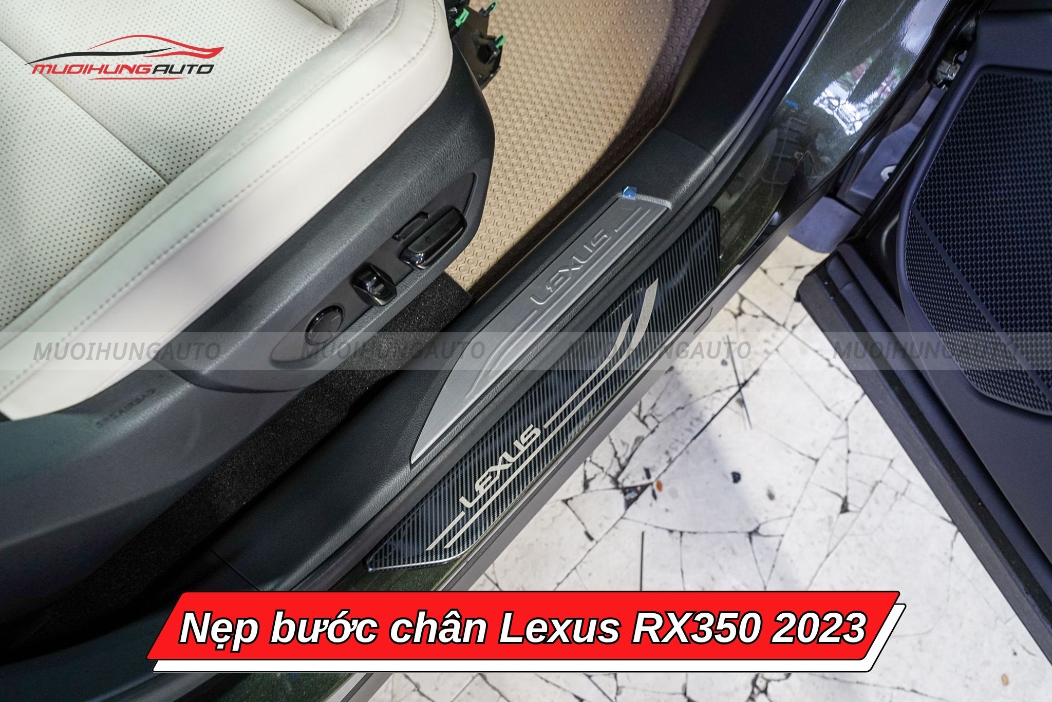 Nẹp bậc lên xuống xe ô tô Lexus RX350 2023